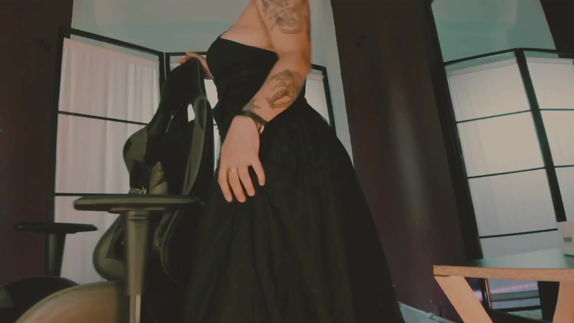 Gallery image thumbnail from AbraxxysRadio's myfreecams stream on, 01/23/2025, 24:02 image 13 of 20