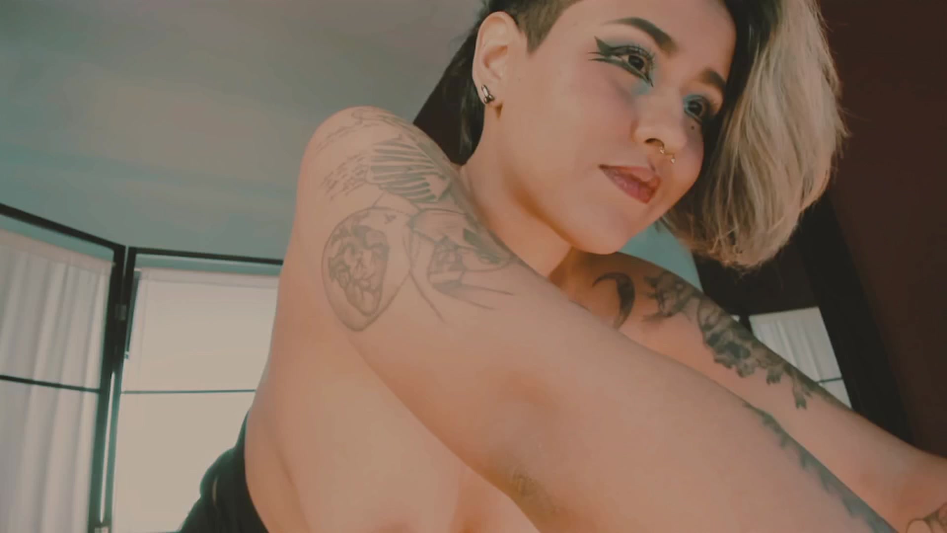 Gallery image thumbnail from AbraxxysRadio's myfreecams stream on, 01/23/2025, 24:02 image 19 of 20