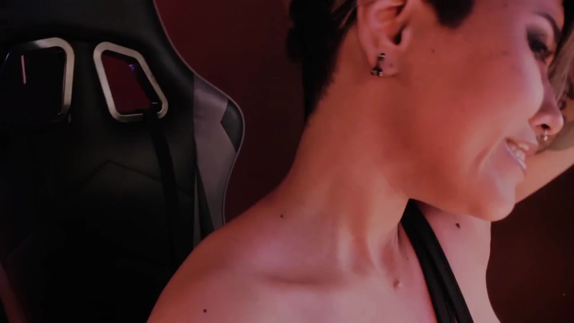 Gallery image thumbnail from AbraxxysRadio's myfreecams stream on, 01/28/2025, 02:25 image 18 of 20