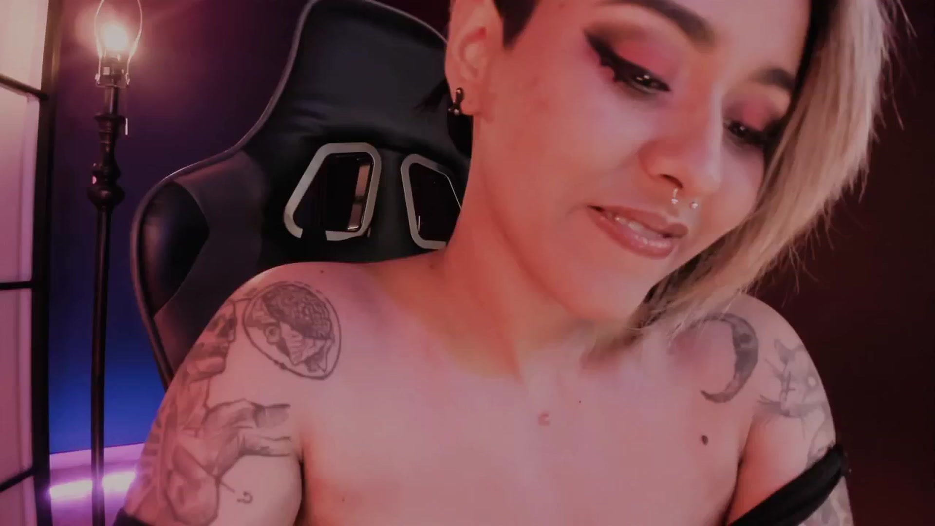 Gallery image thumbnail from AbraxxysRadio's myfreecams stream on, 01/28/2025, 02:25 image 15 of 20