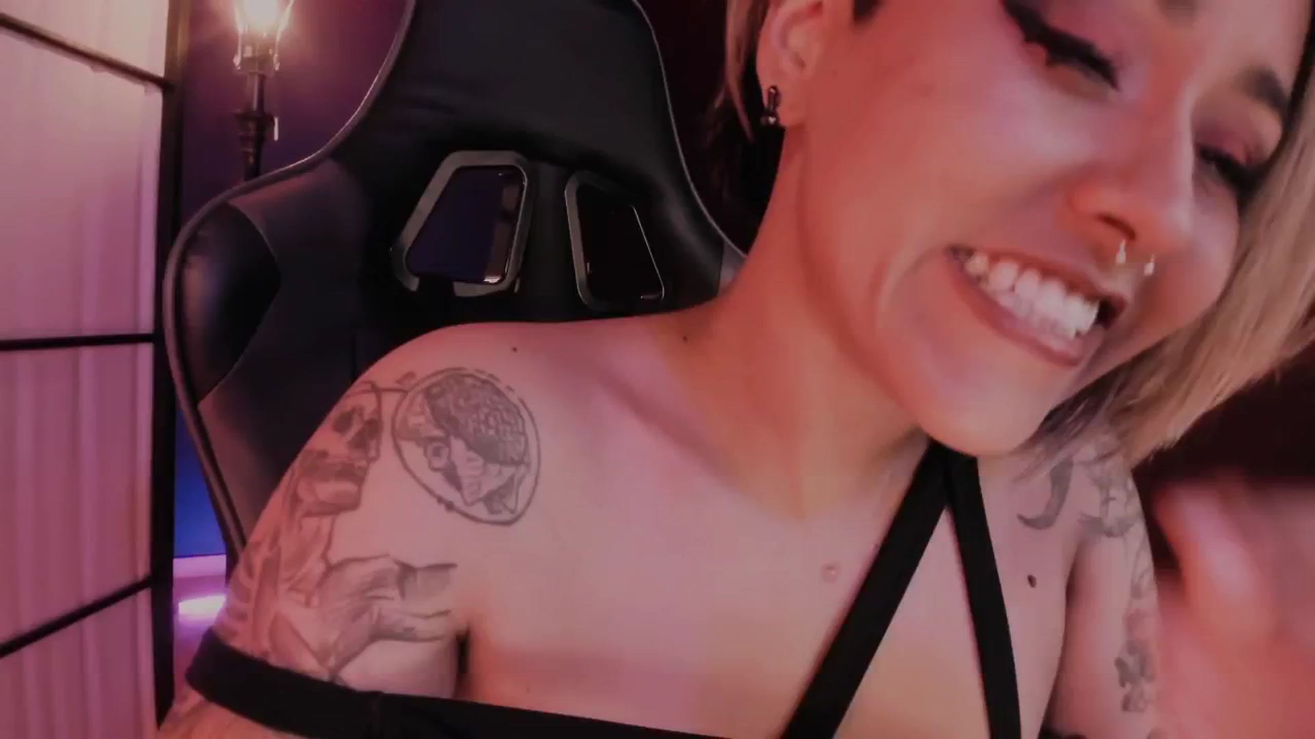 Gallery image thumbnail from AbraxxysRadio's myfreecams stream on, 01/28/2025, 02:25 image 16 of 20