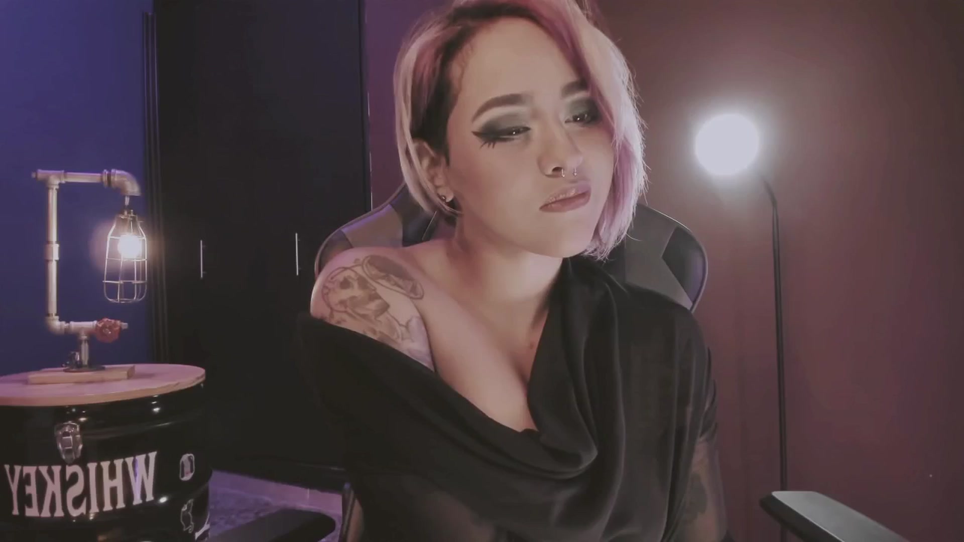 Gallery image thumbnail from AbraxxysRadio's myfreecams stream on, 02/17/2025, 23:03 image 4 of 20