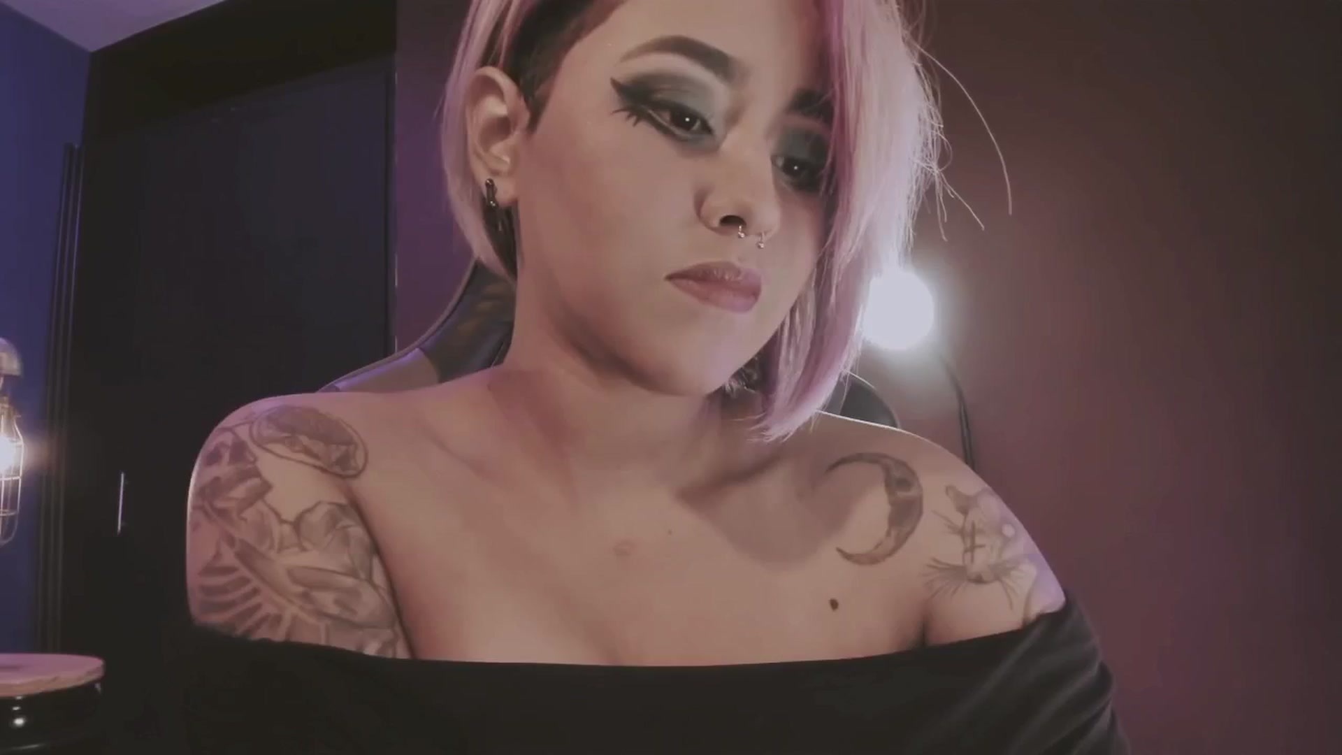 Gallery image thumbnail from AbraxxysRadio's myfreecams stream on, 02/17/2025, 23:03 image 18 of 20