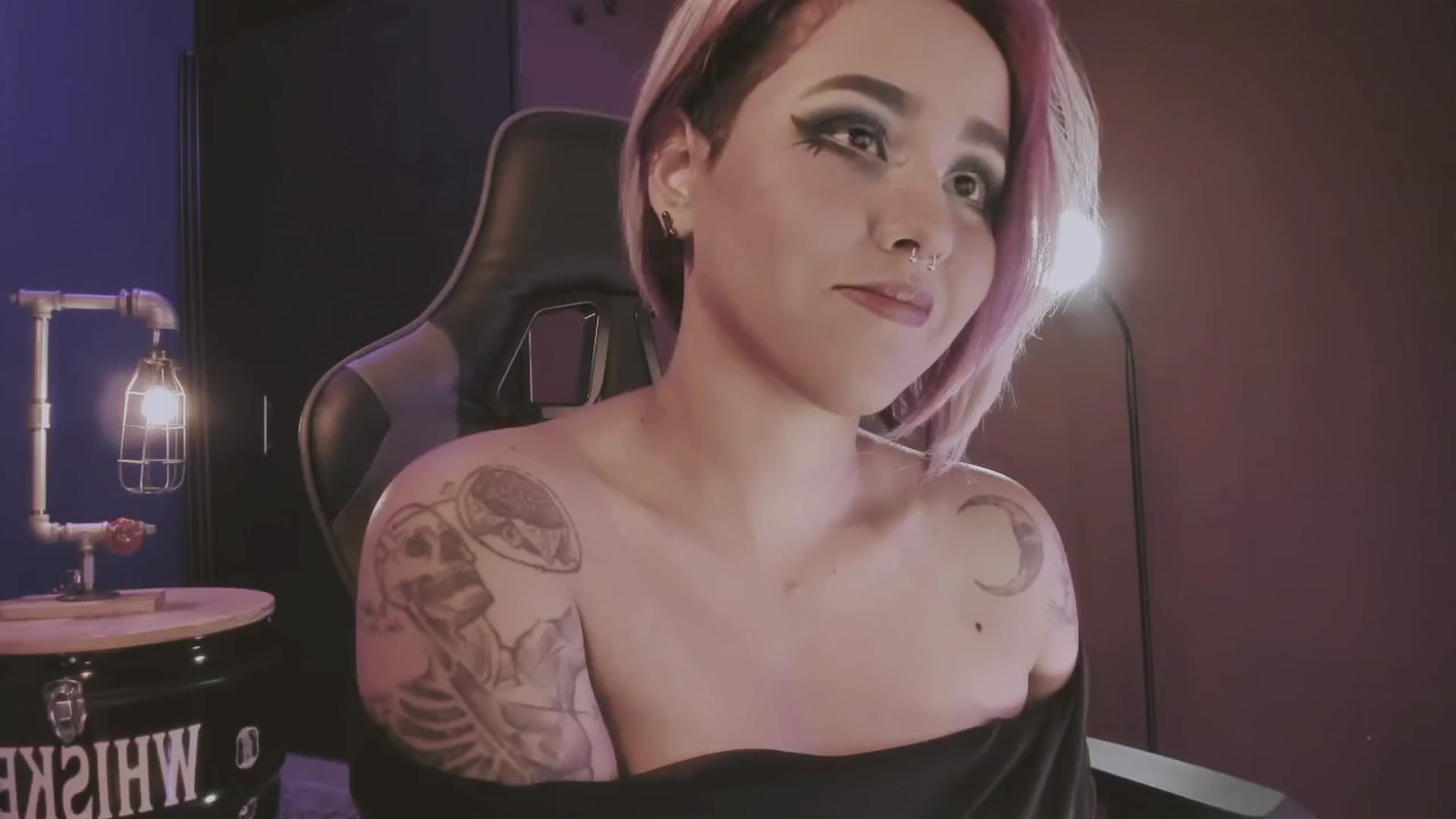 Gallery image thumbnail from AbraxxysRadio's myfreecams stream on, 02/17/2025, 23:03 image 12 of 20