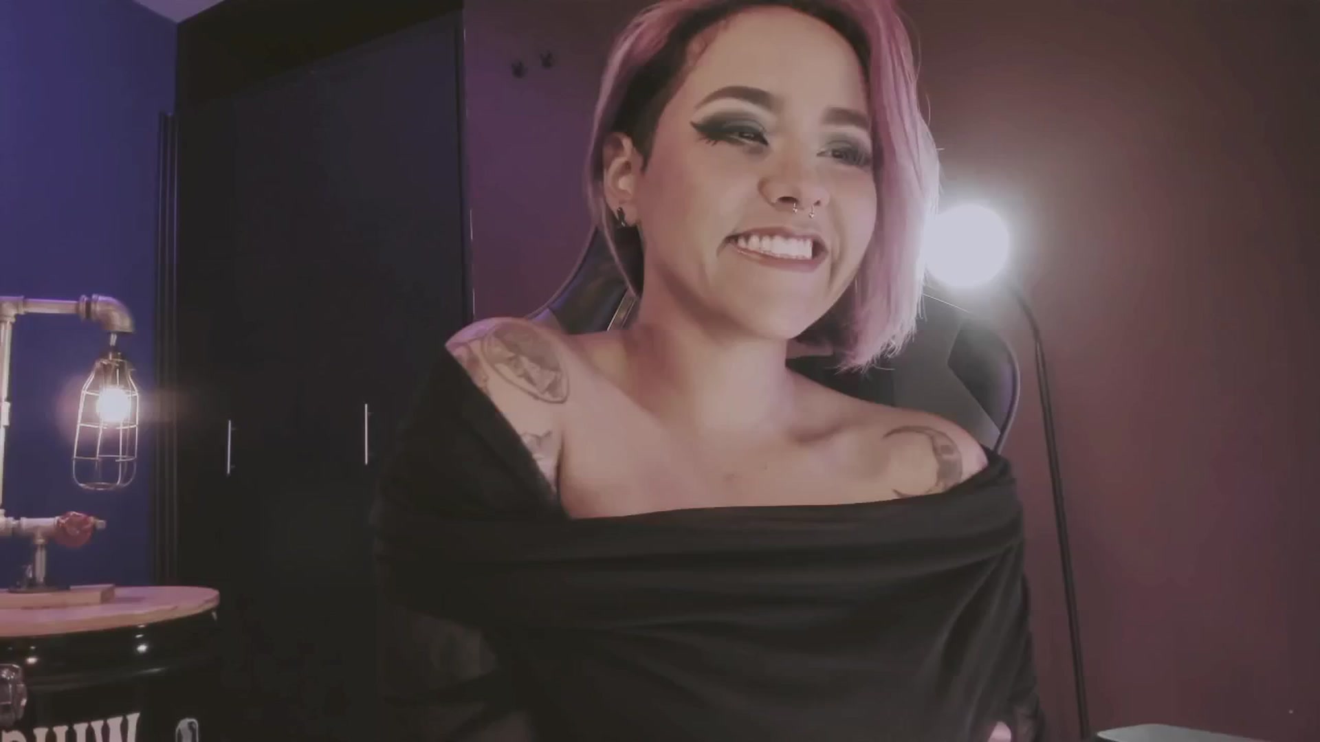 Gallery image thumbnail from AbraxxysRadio's myfreecams stream on, 02/18/2025, 01:54 image 3 of 20