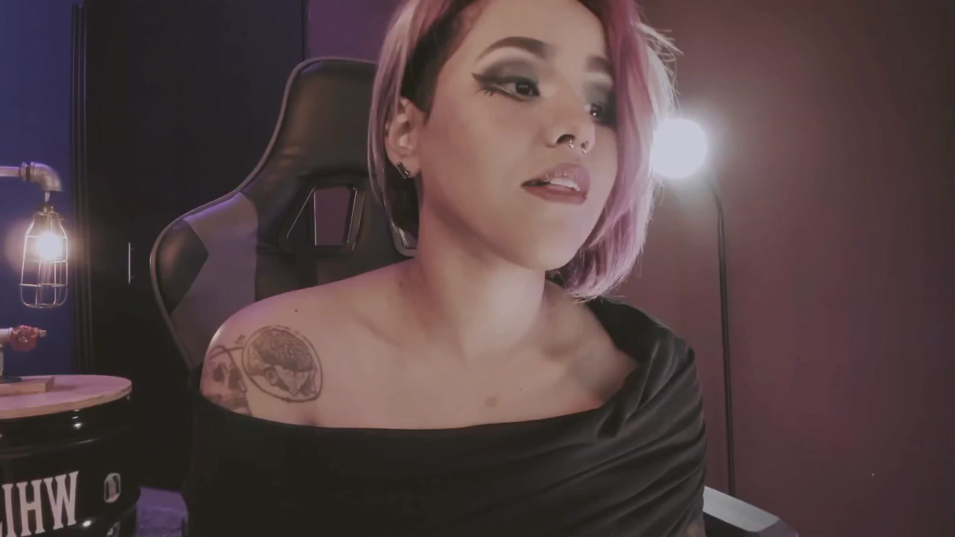 Gallery image thumbnail from AbraxxysRadio's myfreecams stream on, 02/18/2025, 01:54 image 11 of 20