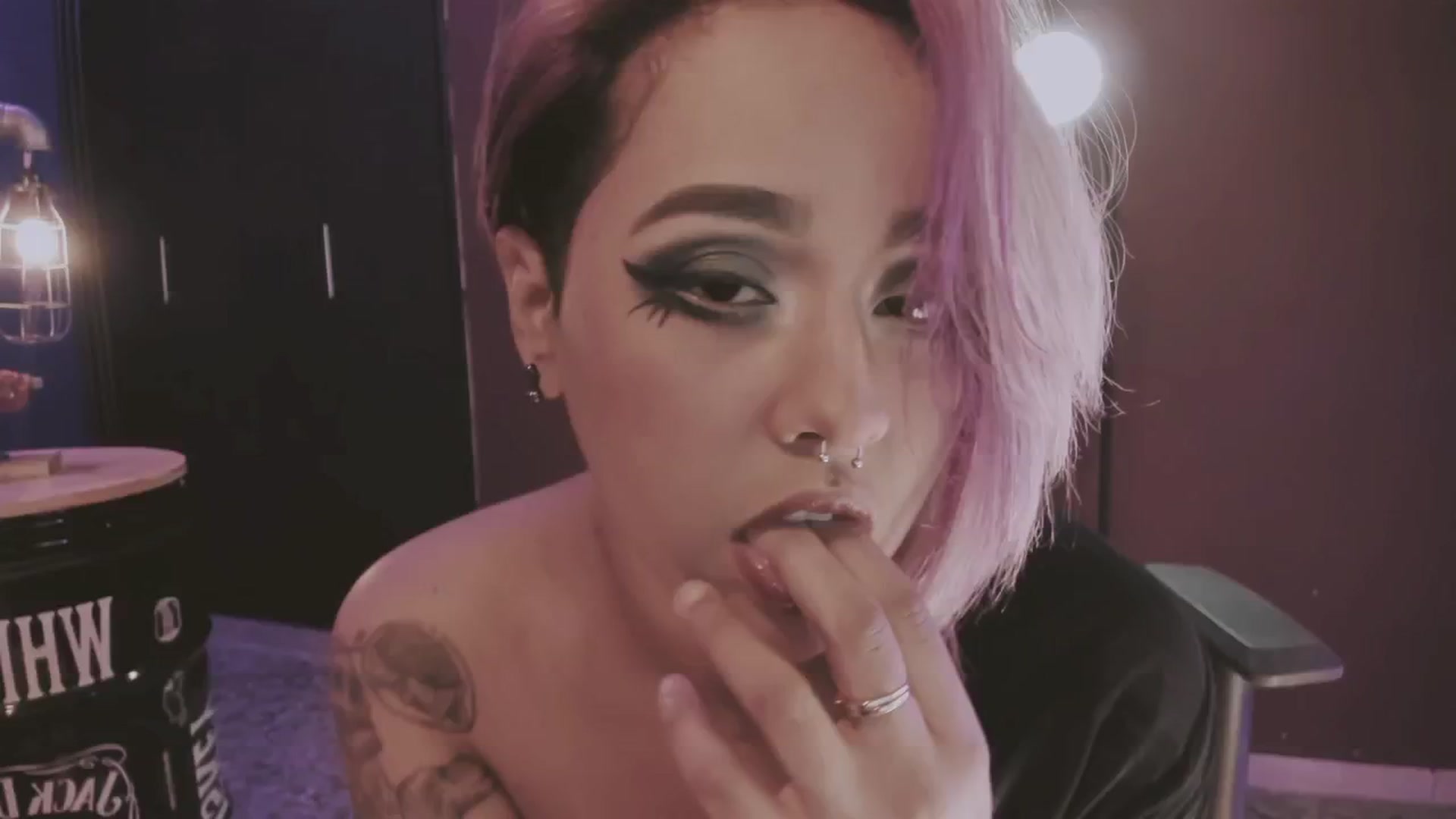 Gallery image thumbnail from AbraxxysRadio's myfreecams stream on, 02/18/2025, 01:54 image 16 of 20