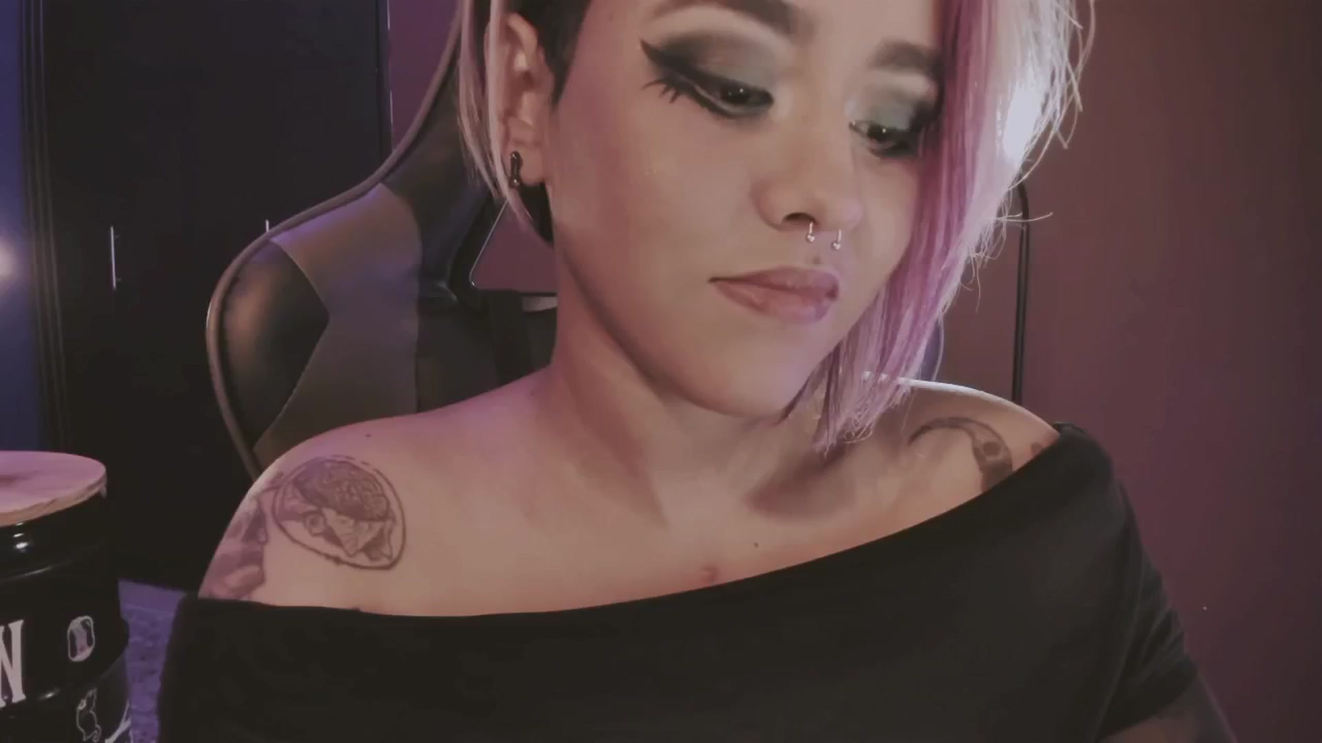 Gallery image thumbnail from AbraxxysRadio's myfreecams stream on, 02/18/2025, 01:54 image 20 of 20