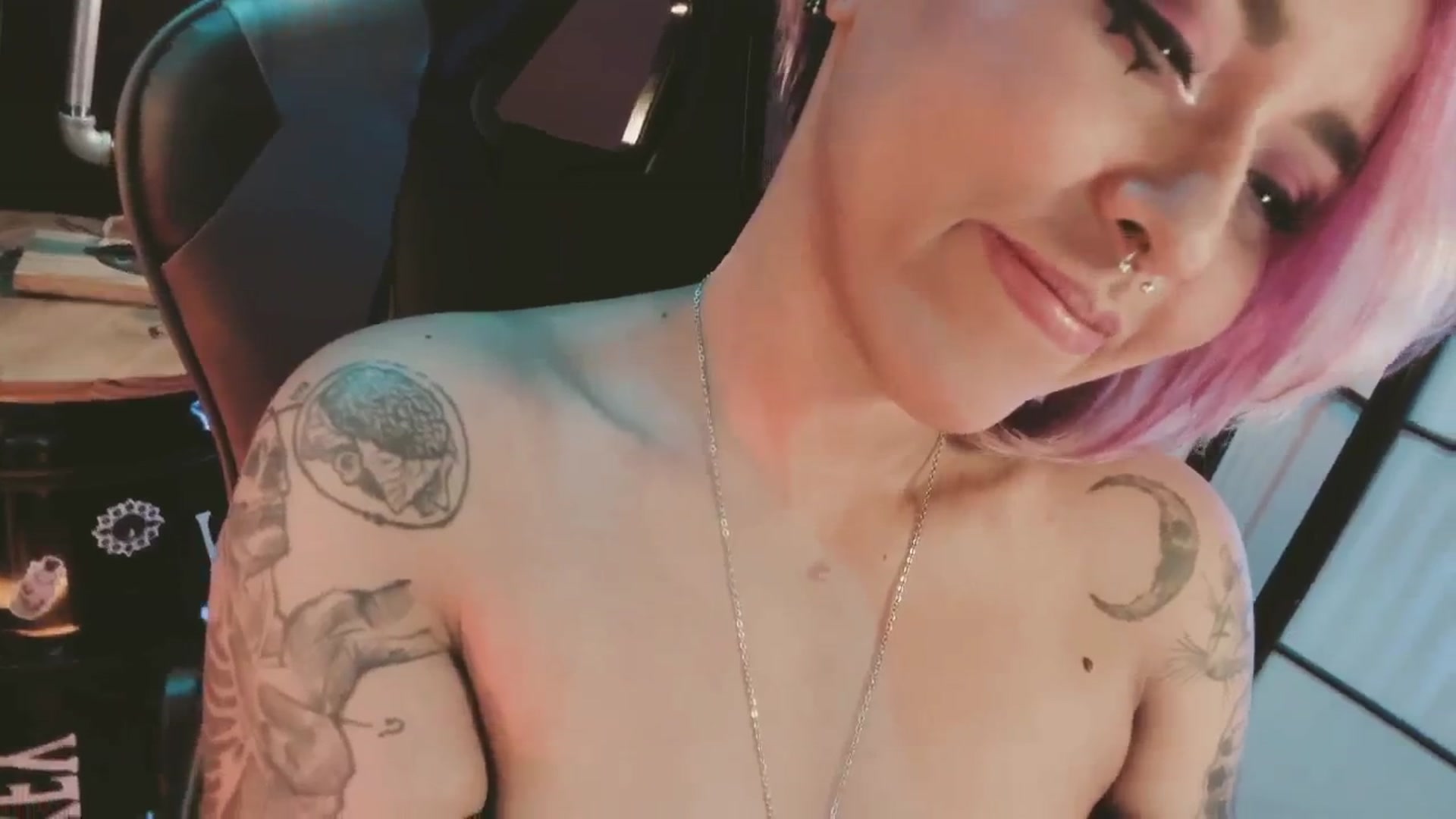 Gallery image thumbnail from AbraxxysRadio's myfreecams stream on, 02/21/2025, 24:01 image 12 of 20
