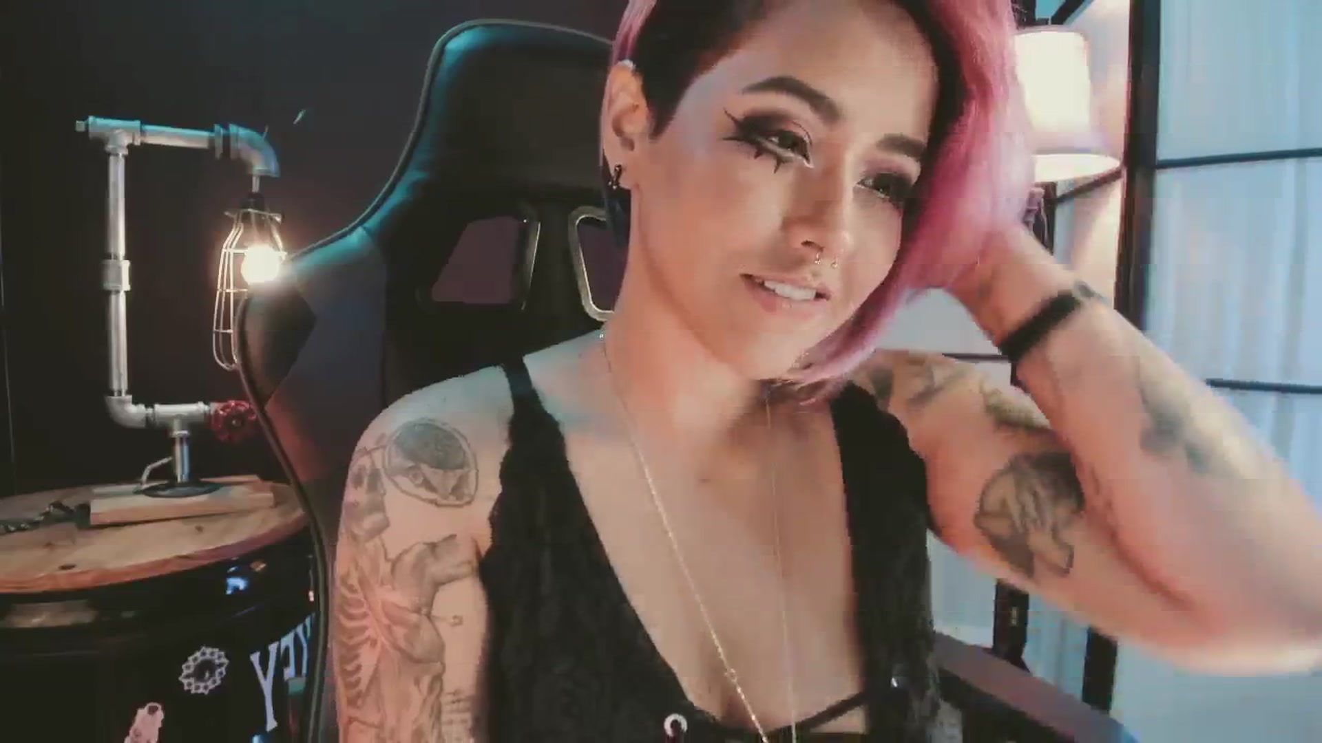 Gallery image thumbnail from AbraxxysRadio's myfreecams stream on, 02/21/2025, 24:01 image 6 of 20