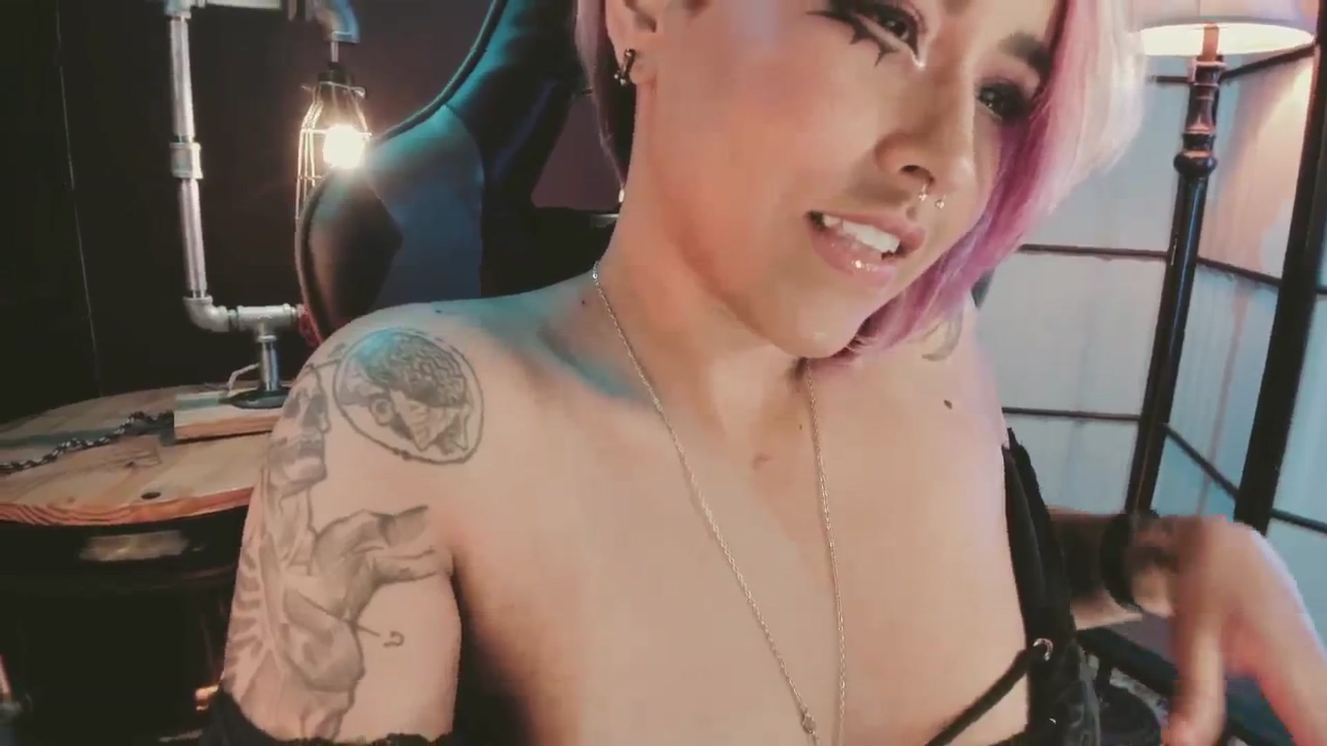 Gallery image thumbnail from AbraxxysRadio's myfreecams stream on, 02/21/2025, 24:01 image 10 of 20