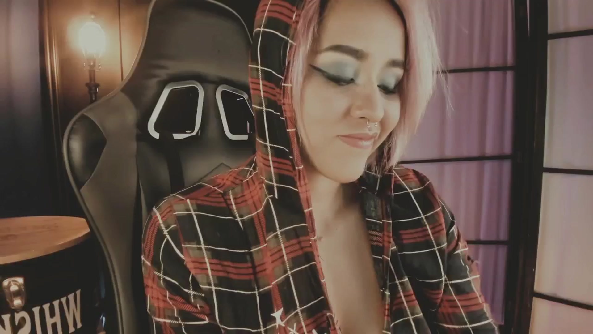 Gallery image thumbnail from AbraxxysRadio's myfreecams stream on, 03/04/2025, 24:07 image 10 of 20
