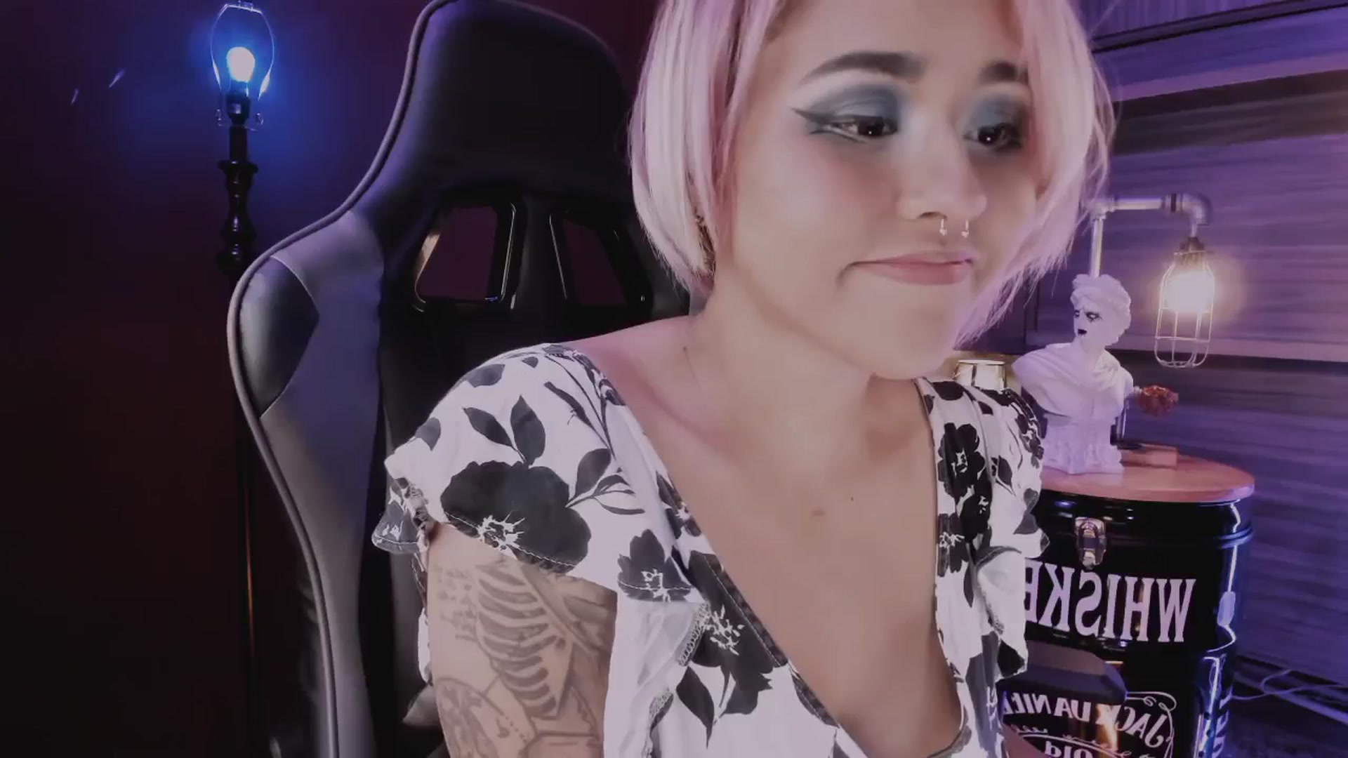 Gallery image thumbnail from AbraxxysRadio's myfreecams stream on, 03/05/2025, 23:33 image 17 of 20