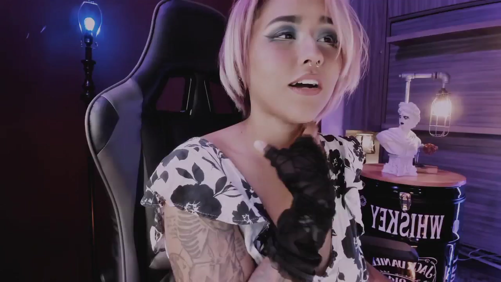 Gallery image thumbnail from AbraxxysRadio's myfreecams stream on, 03/05/2025, 23:33 image 16 of 20