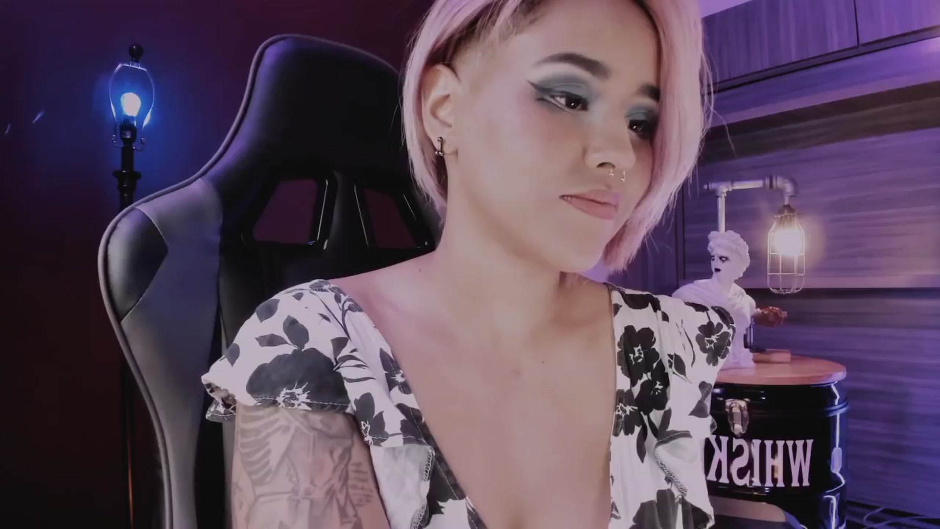 Gallery image thumbnail from AbraxxysRadio's myfreecams stream on, 03/06/2025, 01:04 image 17 of 20