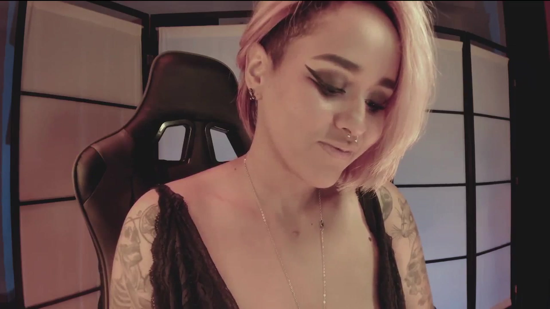 Gallery image thumbnail from AbraxxysRadio's myfreecams stream on, 03/26/2025, 01:56 image 17 of 20