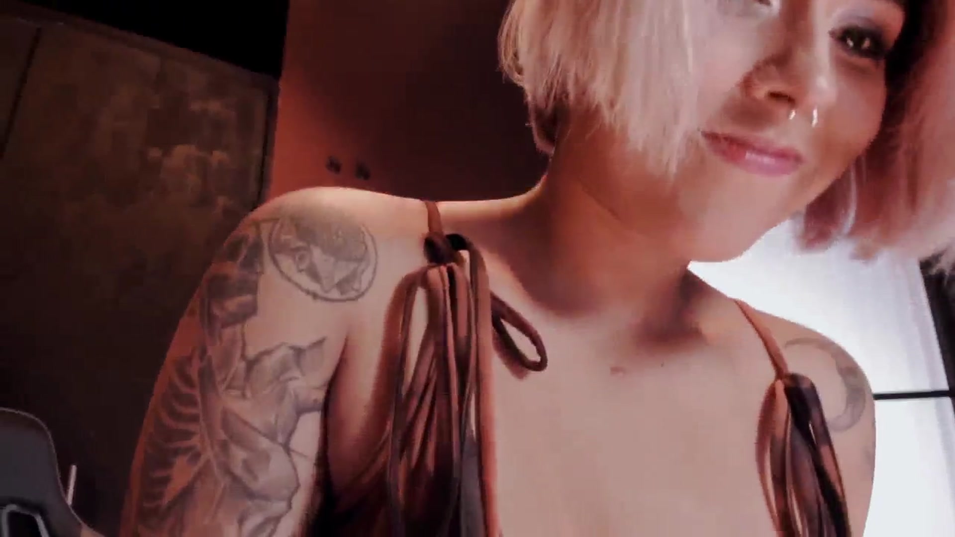 Gallery image thumbnail from AbraxxysRadio's myfreecams stream on, 03/27/2025, 24:03 image 10 of 20