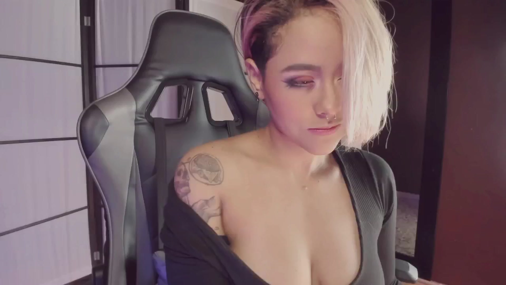 Gallery image thumbnail from AbraxxysRadio's myfreecams stream on, 04/01/2025, 01:47 image 3 of 20