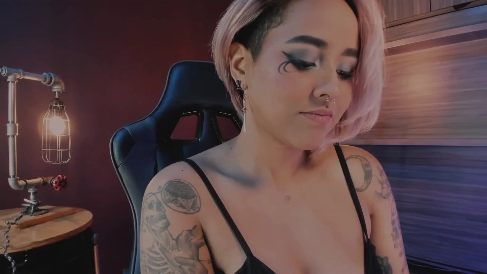 Gallery image thumbnail from AbraxxysRadio's myfreecams stream on, 04/02/2025, 02:10 image 6 of 20