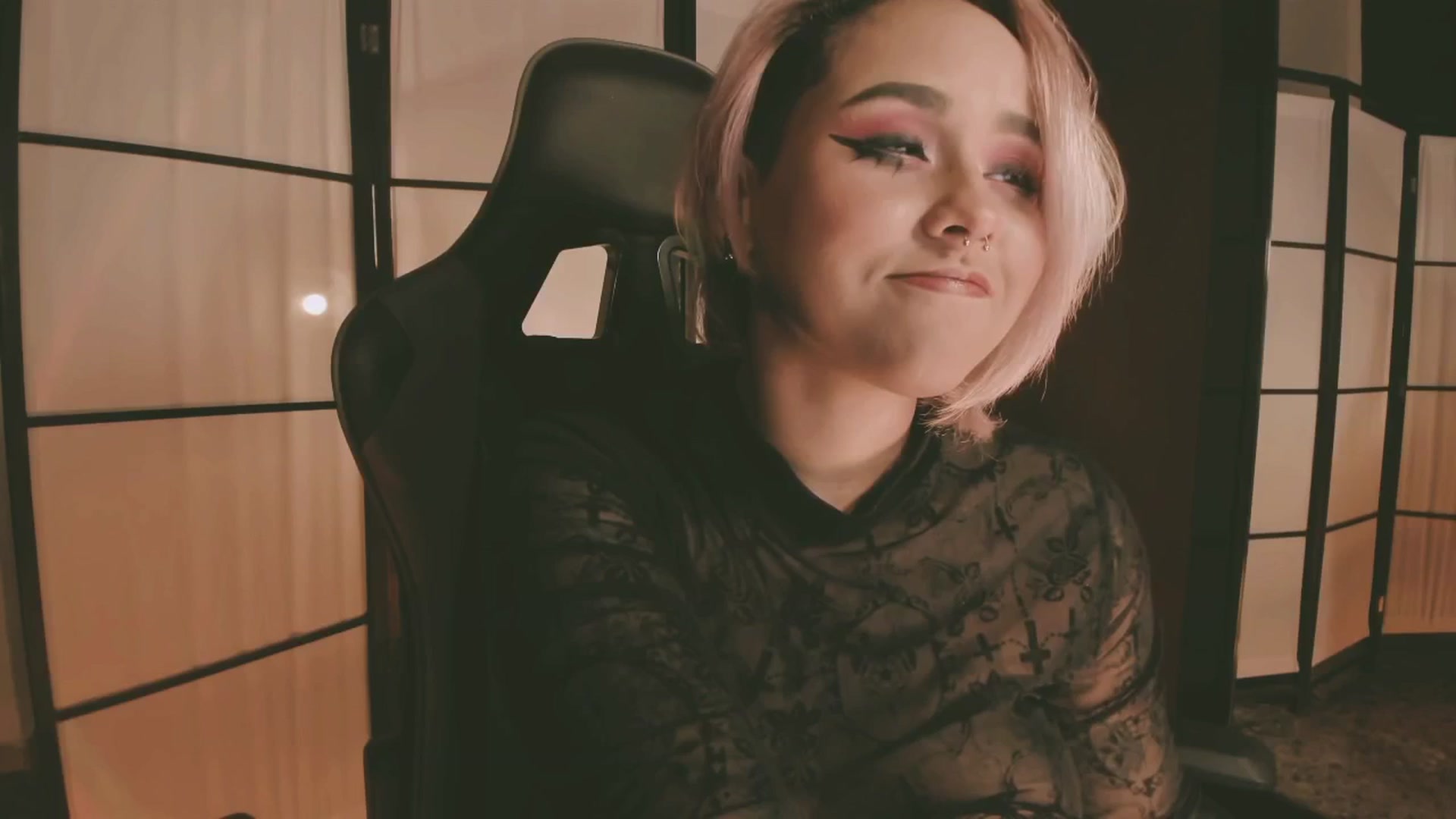 Gallery image thumbnail from AbraxxysRadio's myfreecams stream on, 04/02/2025, 23:57 image 3 of 20