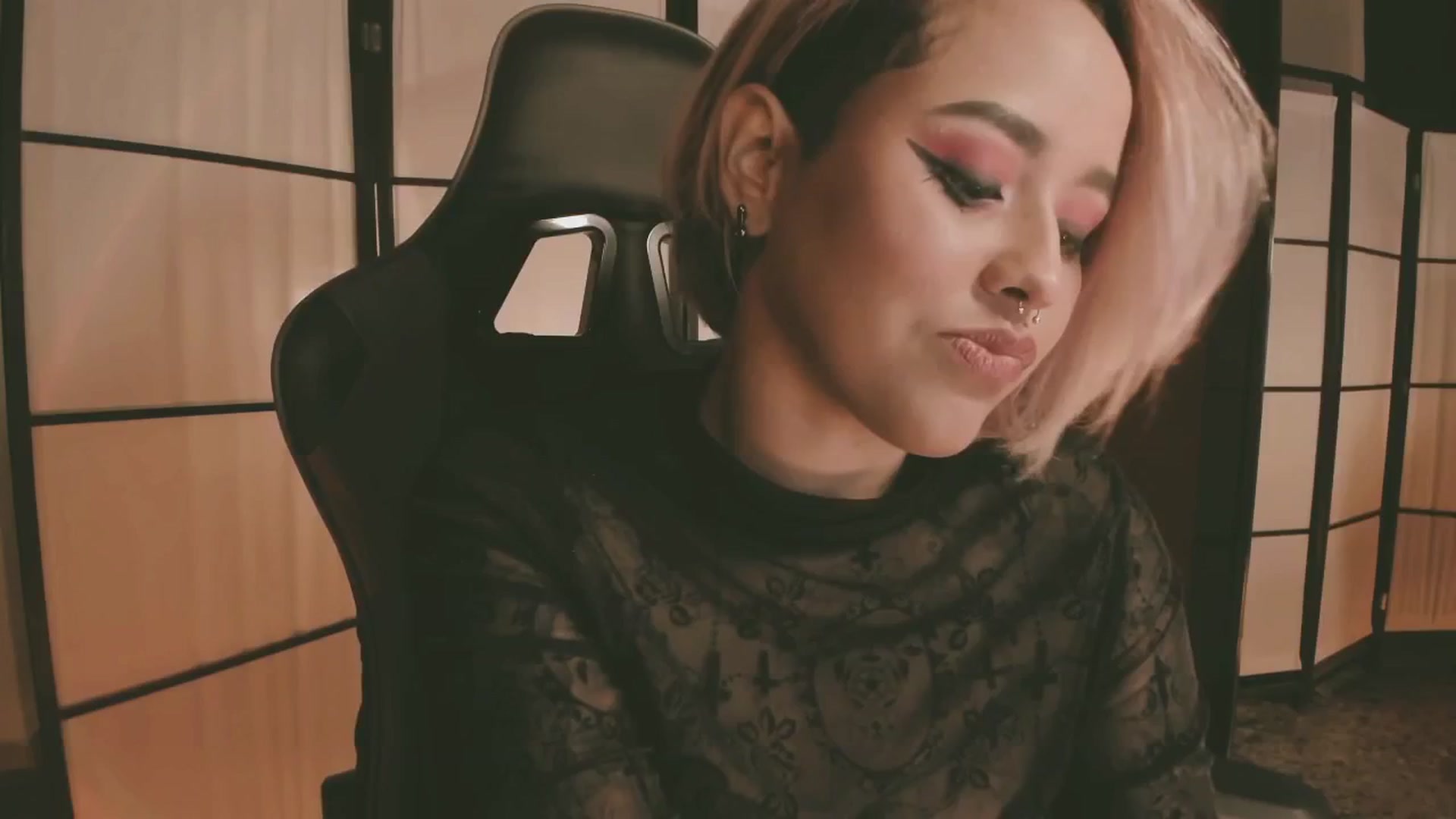 Gallery image thumbnail from AbraxxysRadio's myfreecams stream on, 04/02/2025, 23:57 image 17 of 20