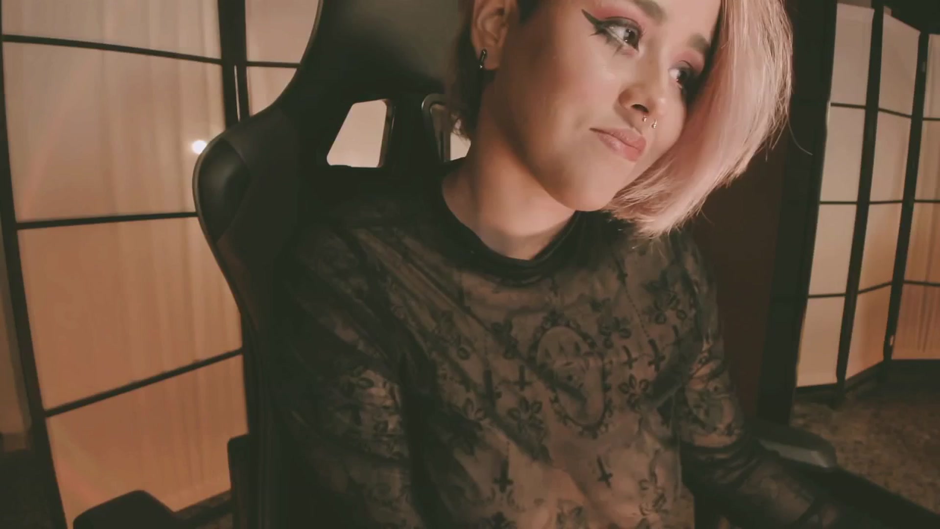 Gallery image thumbnail from AbraxxysRadio's myfreecams stream on, 04/02/2025, 23:57 image 6 of 20