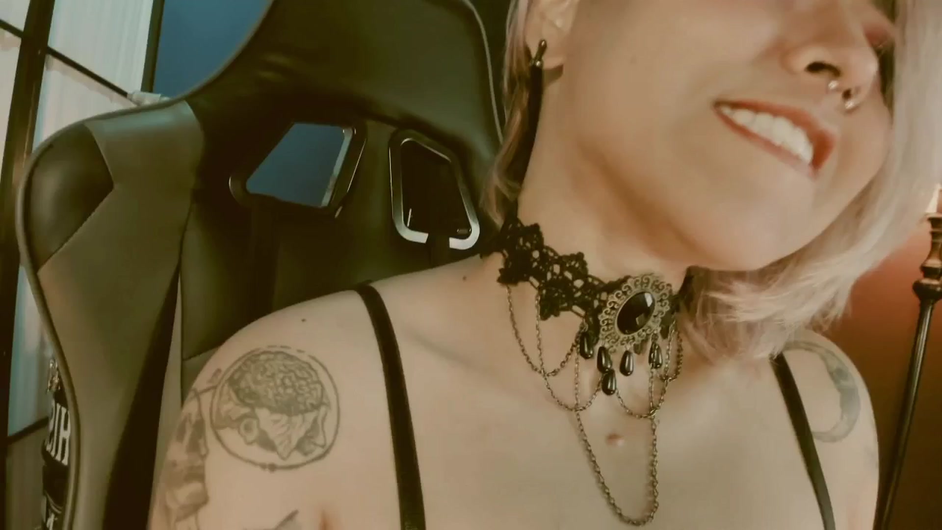 Gallery image thumbnail from AbraxxysRadio's myfreecams stream on, 04/10/2025, 24:59 image 15 of 20