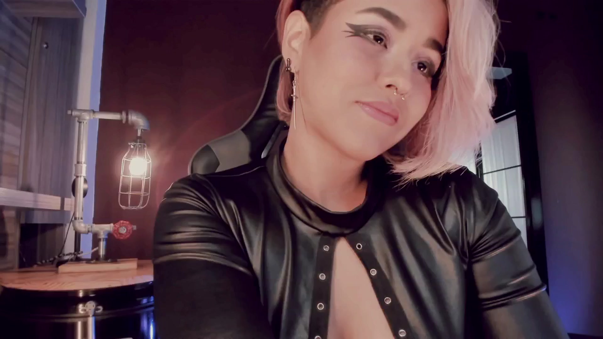 Gallery image thumbnail from AbraxxysRadio's myfreecams stream on, 04/11/2025, 01:54 image 17 of 20