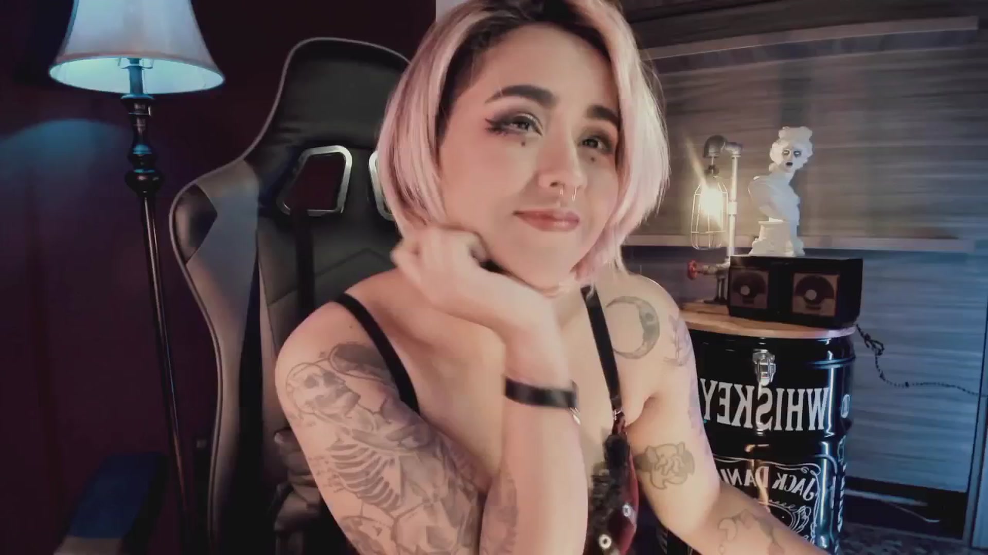 Gallery image thumbnail from AbraxxysRadio's myfreecams stream on, 04/11/2025, 23:54 image 20 of 20