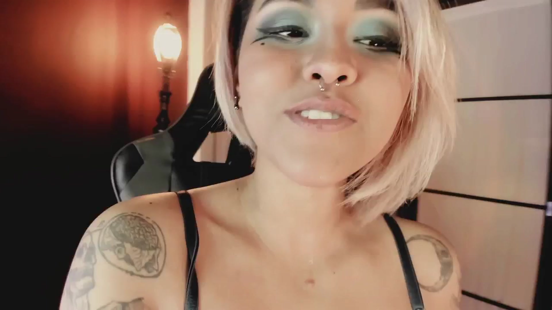 Gallery image thumbnail from AbraxxysRadio's myfreecams stream on, 04/17/2025, 24:36 image 13 of 20