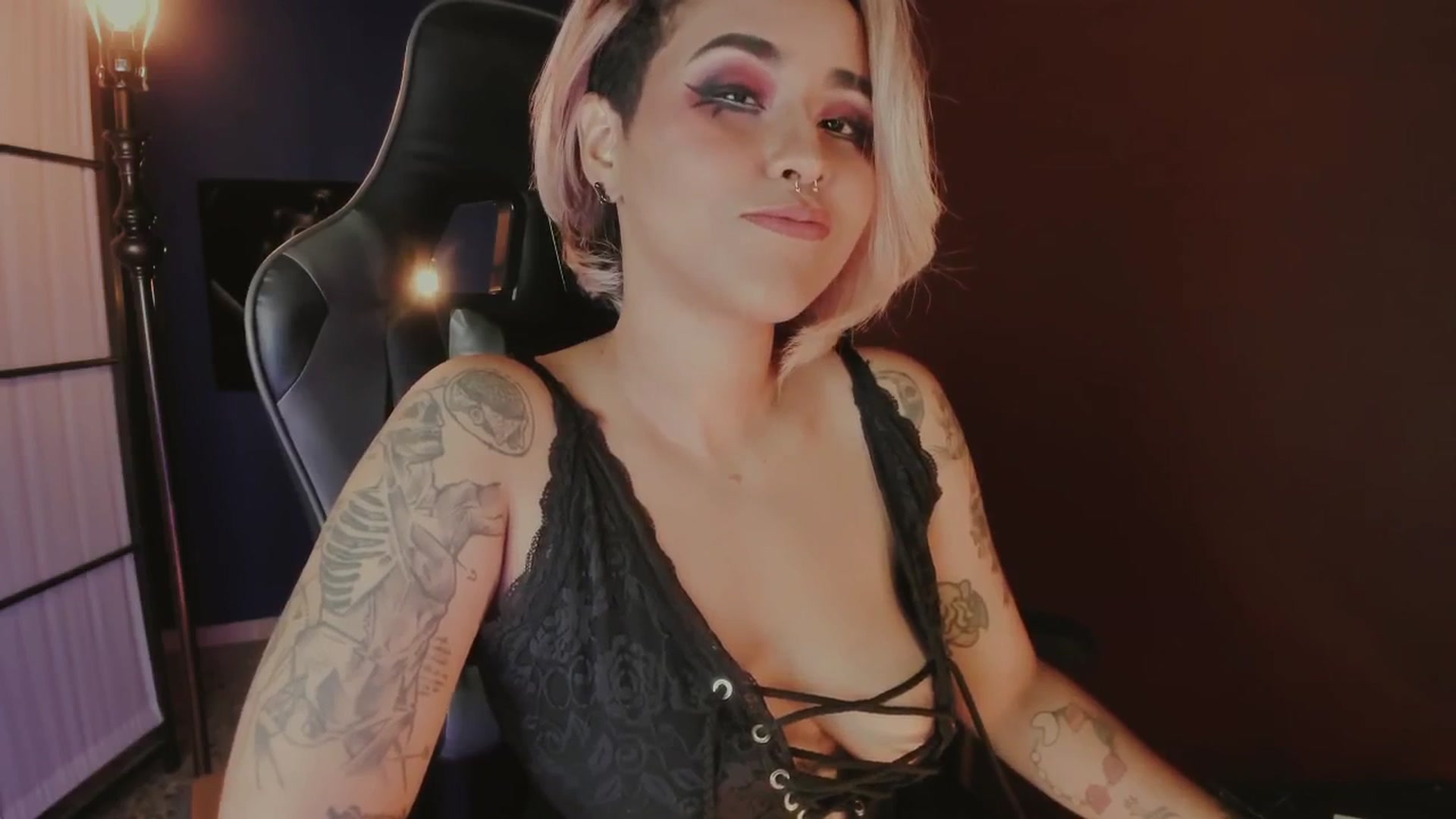 Gallery image thumbnail from AbraxxysRadio's myfreecams stream on, 04/17/2025, 23:50 image 12 of 20