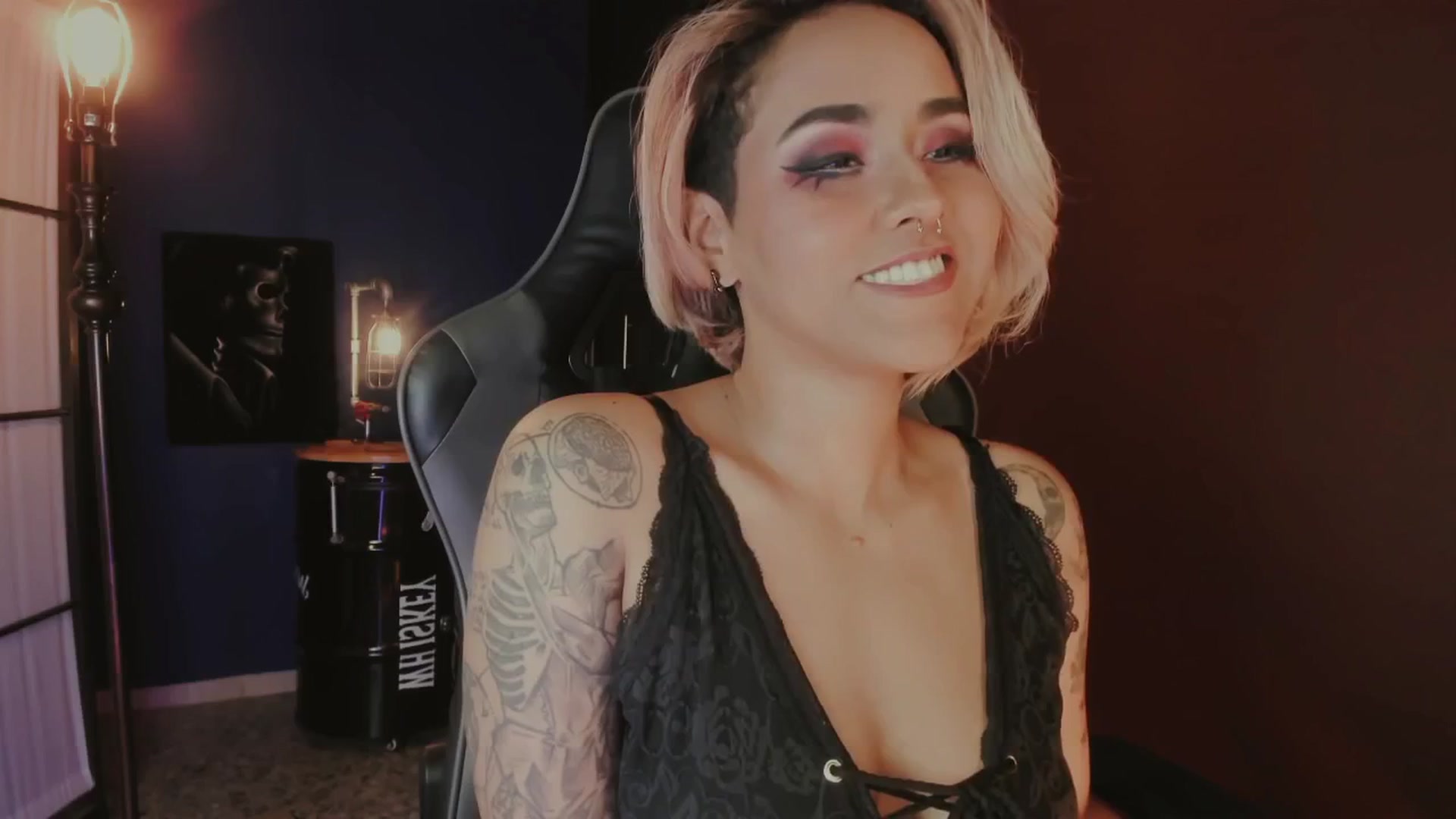 Gallery image thumbnail from AbraxxysRadio's myfreecams stream on, 04/18/2025, 01:16 image 14 of 20