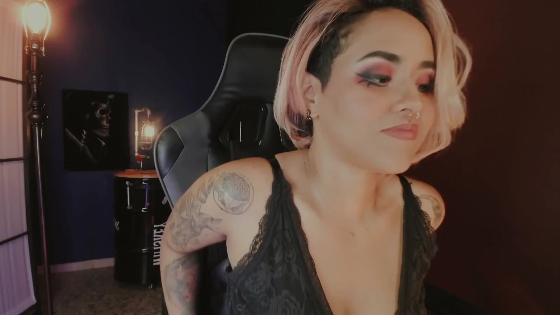 Gallery image thumbnail from AbraxxysRadio's myfreecams stream on, 04/18/2025, 01:16 image 13 of 20