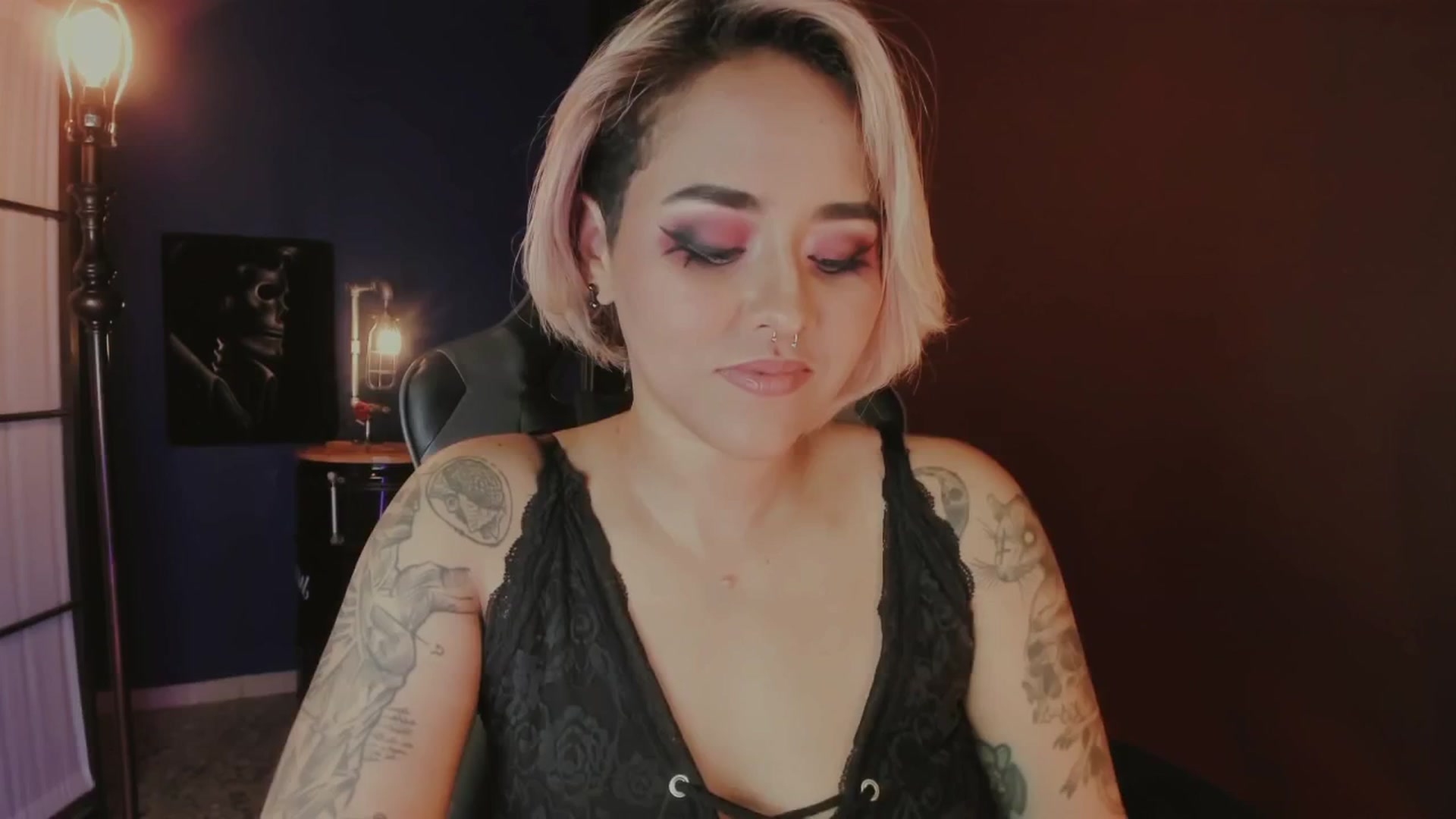Gallery image thumbnail from AbraxxysRadio's myfreecams stream on, 04/18/2025, 01:16 image 2 of 20
