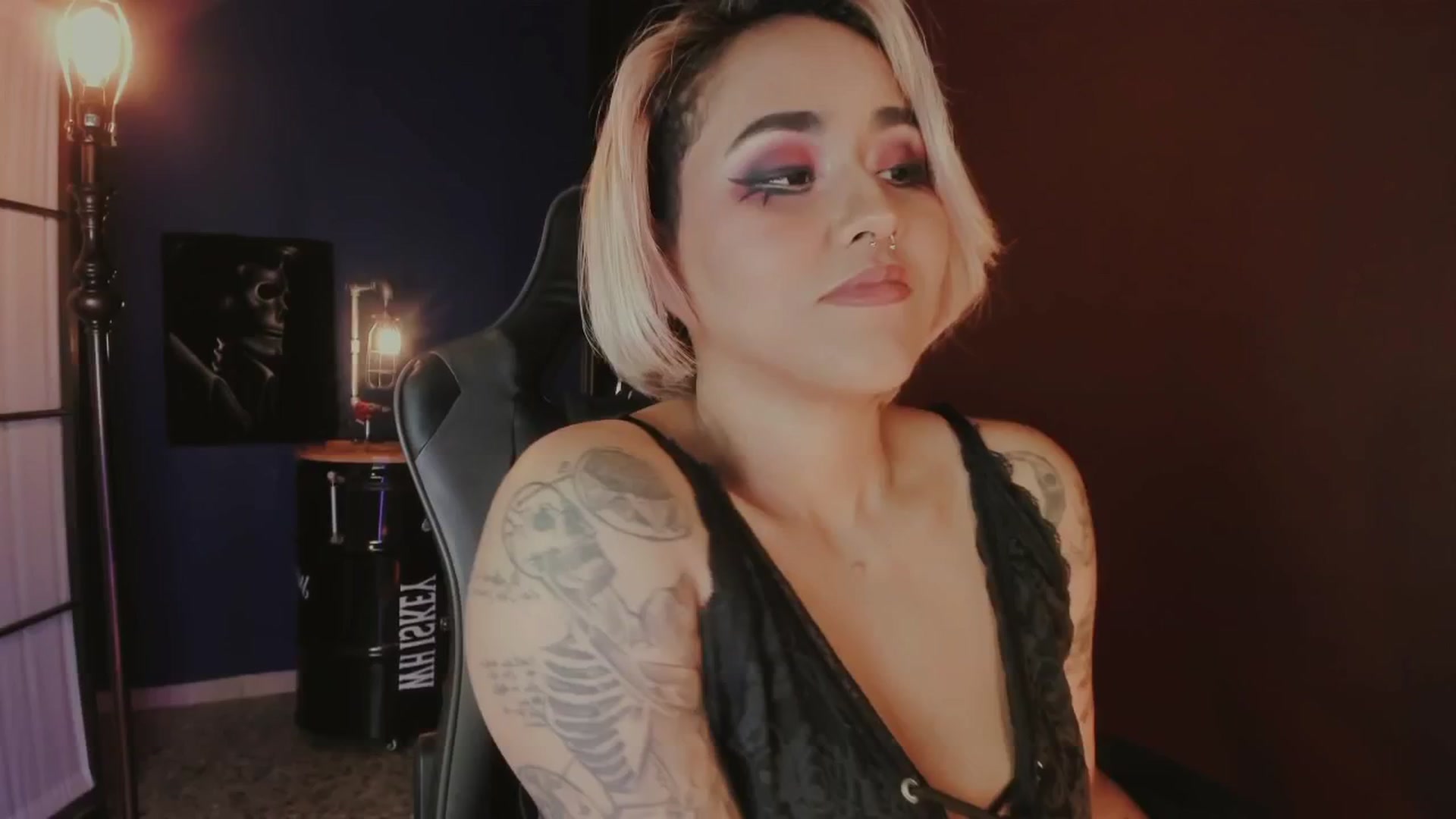 Gallery image thumbnail from AbraxxysRadio's myfreecams stream on, 04/18/2025, 01:16 image 5 of 20