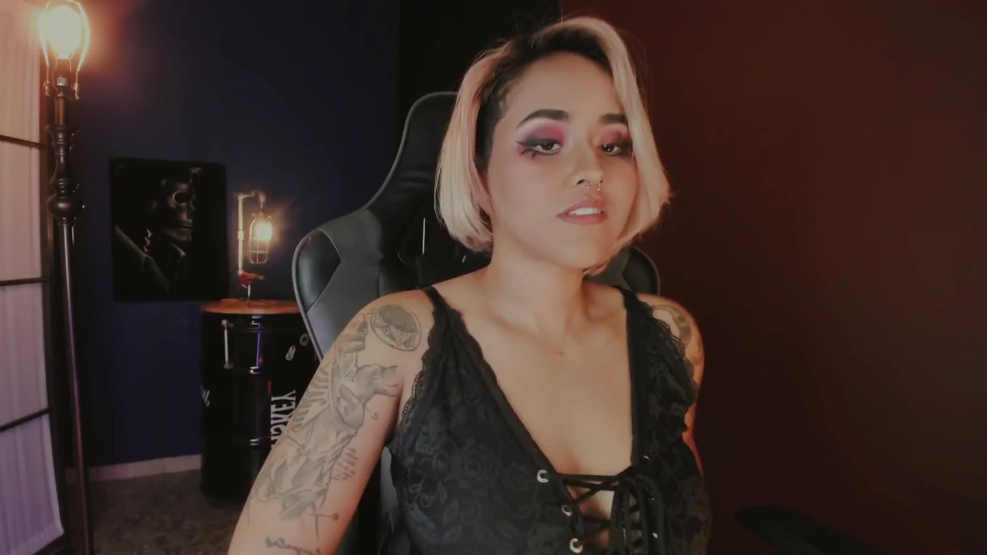 Gallery image thumbnail from AbraxxysRadio's myfreecams stream on, 04/18/2025, 01:16 image 6 of 20