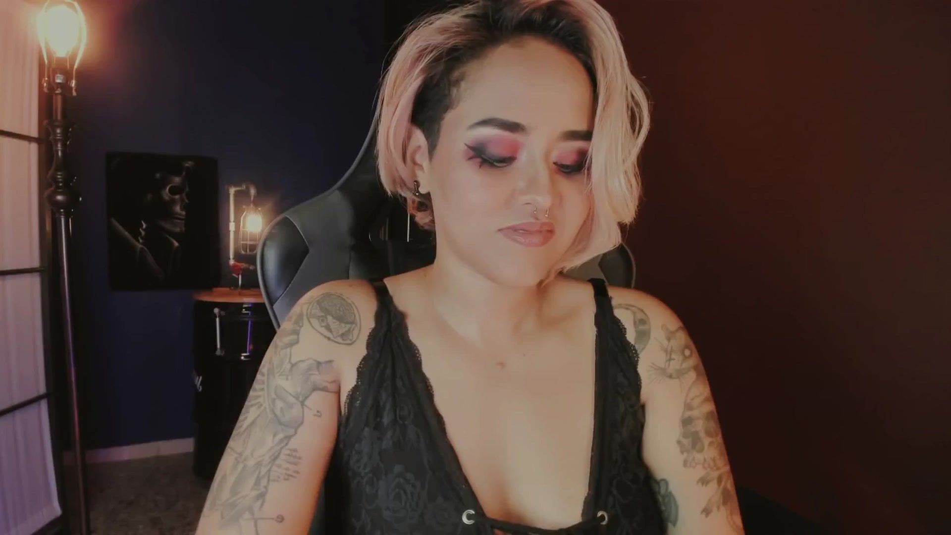 Gallery image thumbnail from AbraxxysRadio's myfreecams stream on, 04/18/2025, 01:16 image 12 of 20