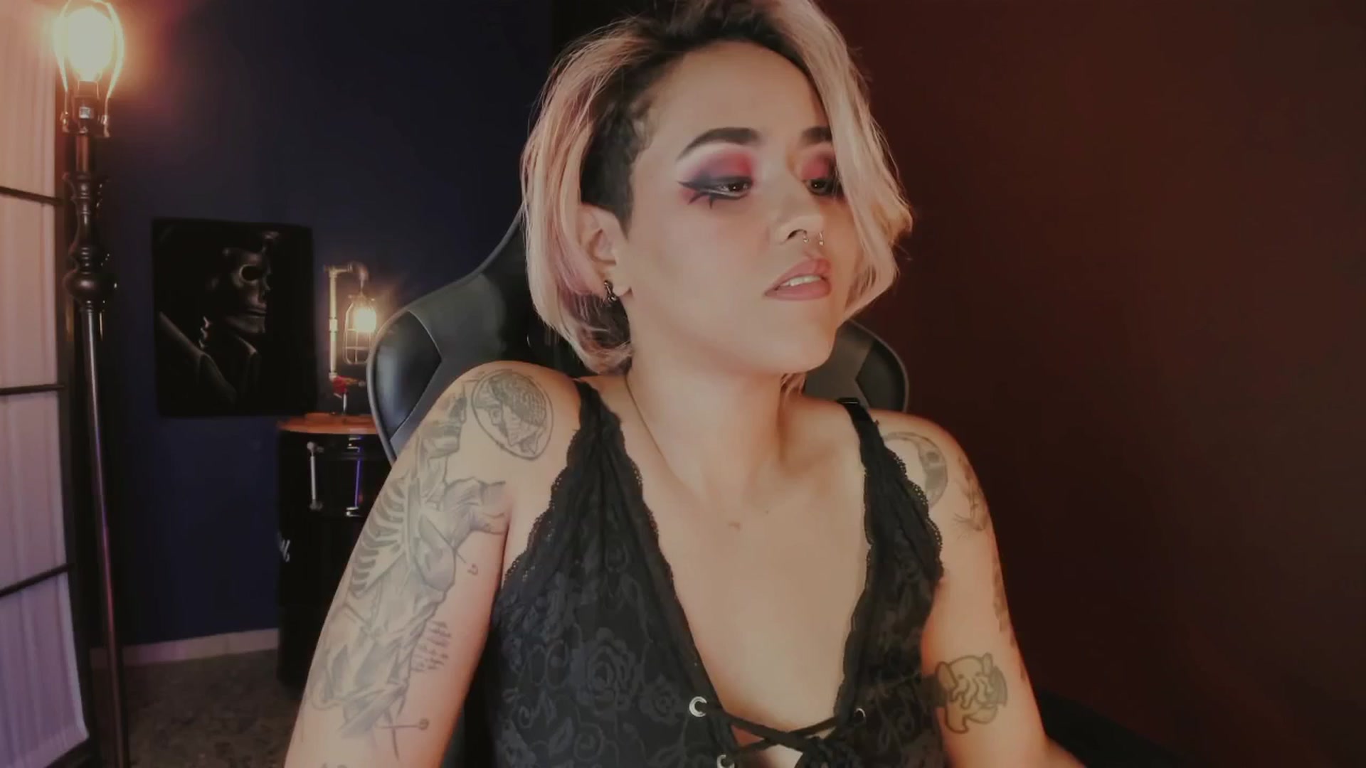 Gallery image thumbnail from AbraxxysRadio's myfreecams stream on, 04/18/2025, 01:16 image 10 of 20