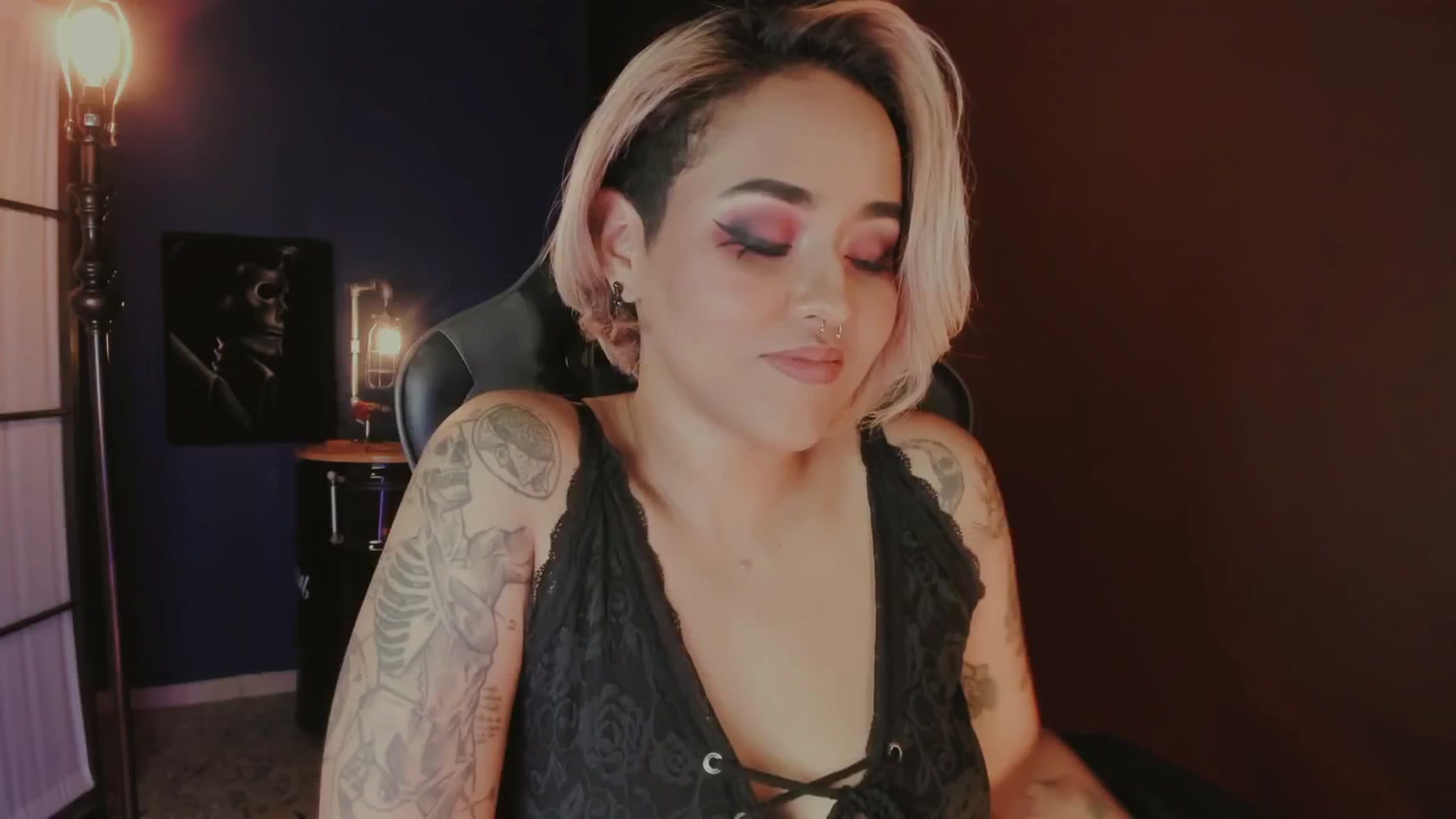 Gallery image thumbnail from AbraxxysRadio's myfreecams stream on, 04/18/2025, 01:16 image 16 of 20