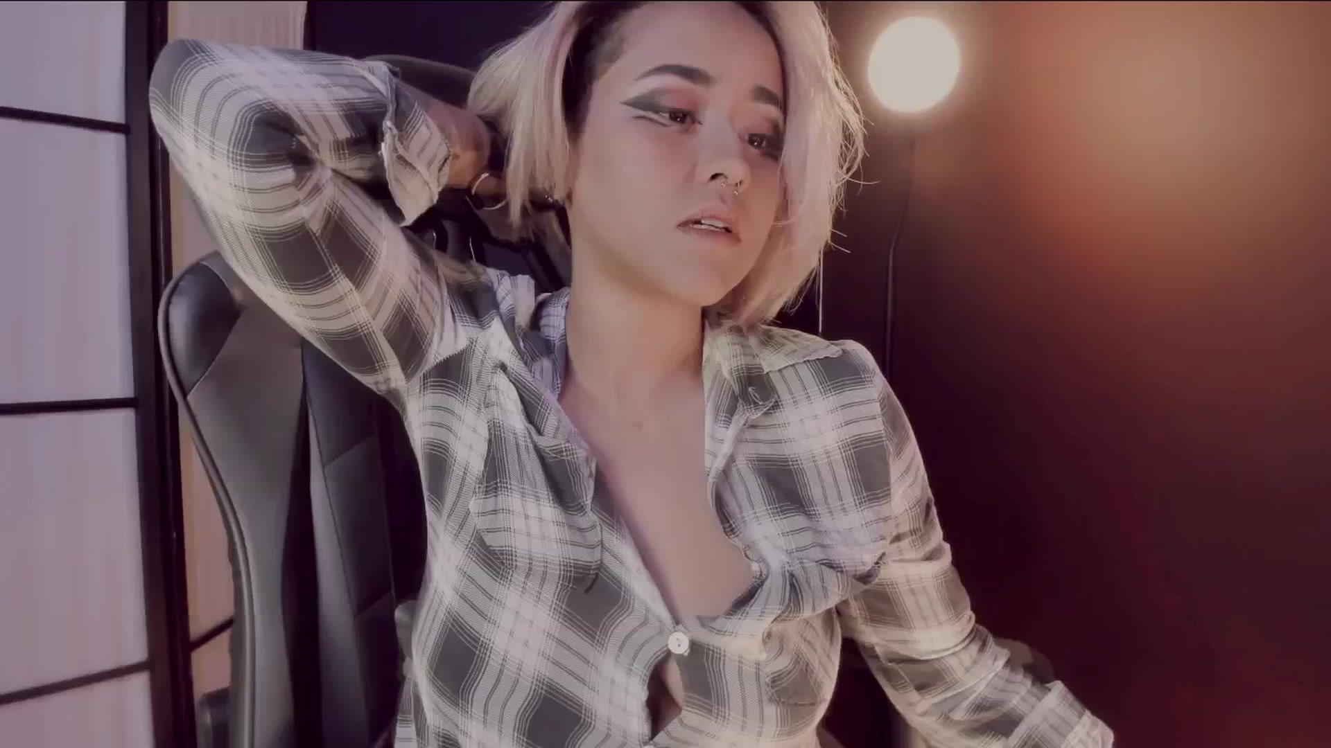 Gallery image thumbnail from AbraxxysRadio's myfreecams stream on, 04/22/2025, 24:01 image 16 of 20