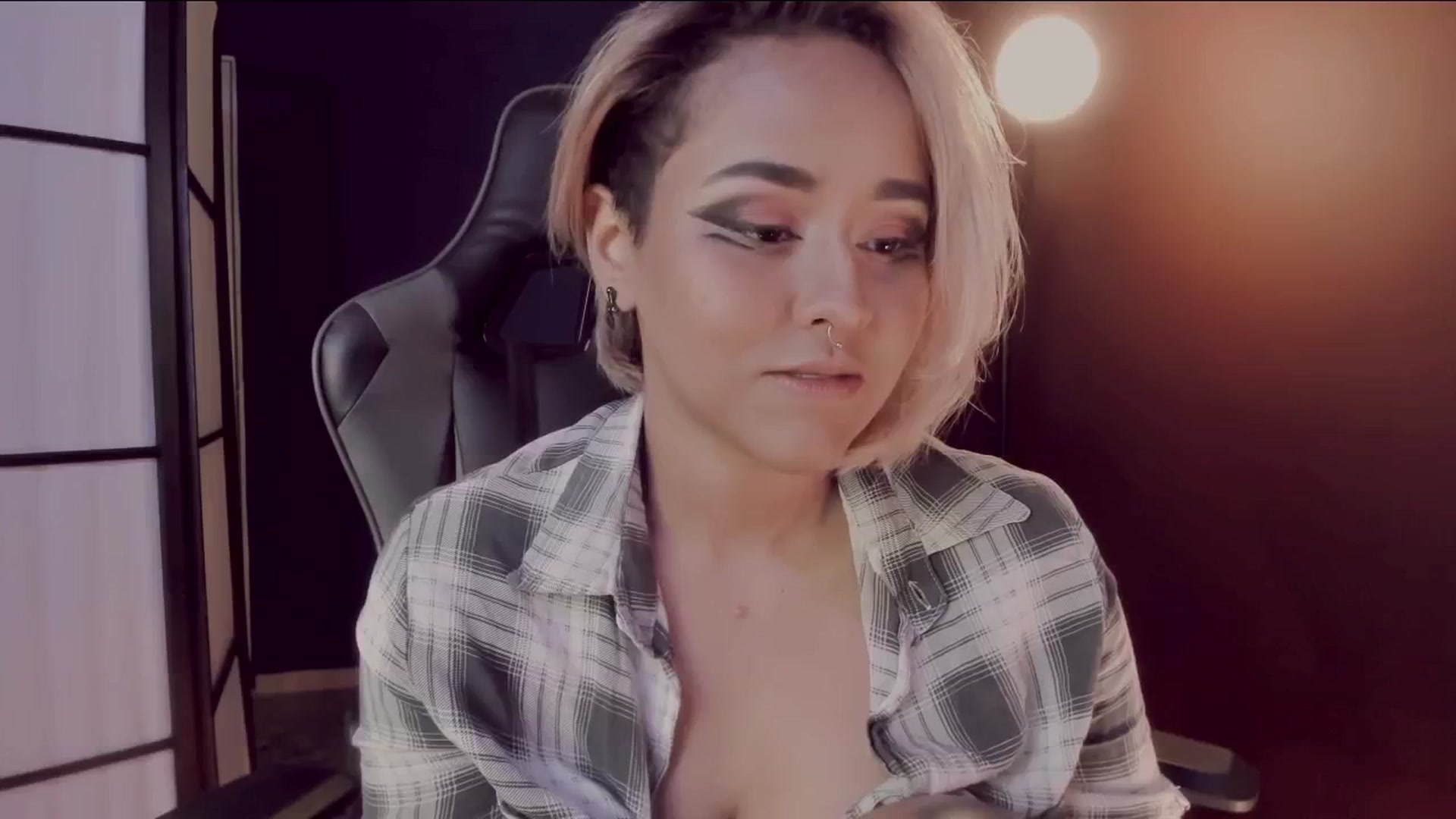 Gallery image thumbnail from AbraxxysRadio's myfreecams stream on, 04/22/2025, 02:32 image 8 of 20