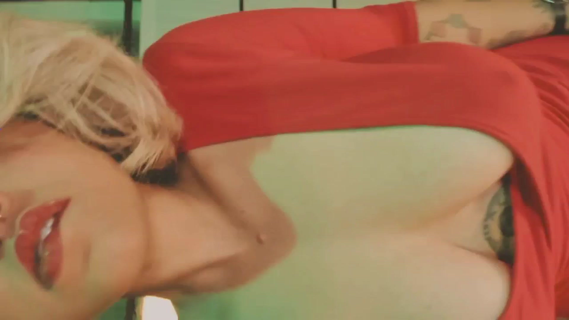 Gallery image thumbnail from AbraxxysRadio's myfreecams stream on, 04/23/2025, 01:56 image 15 of 20
