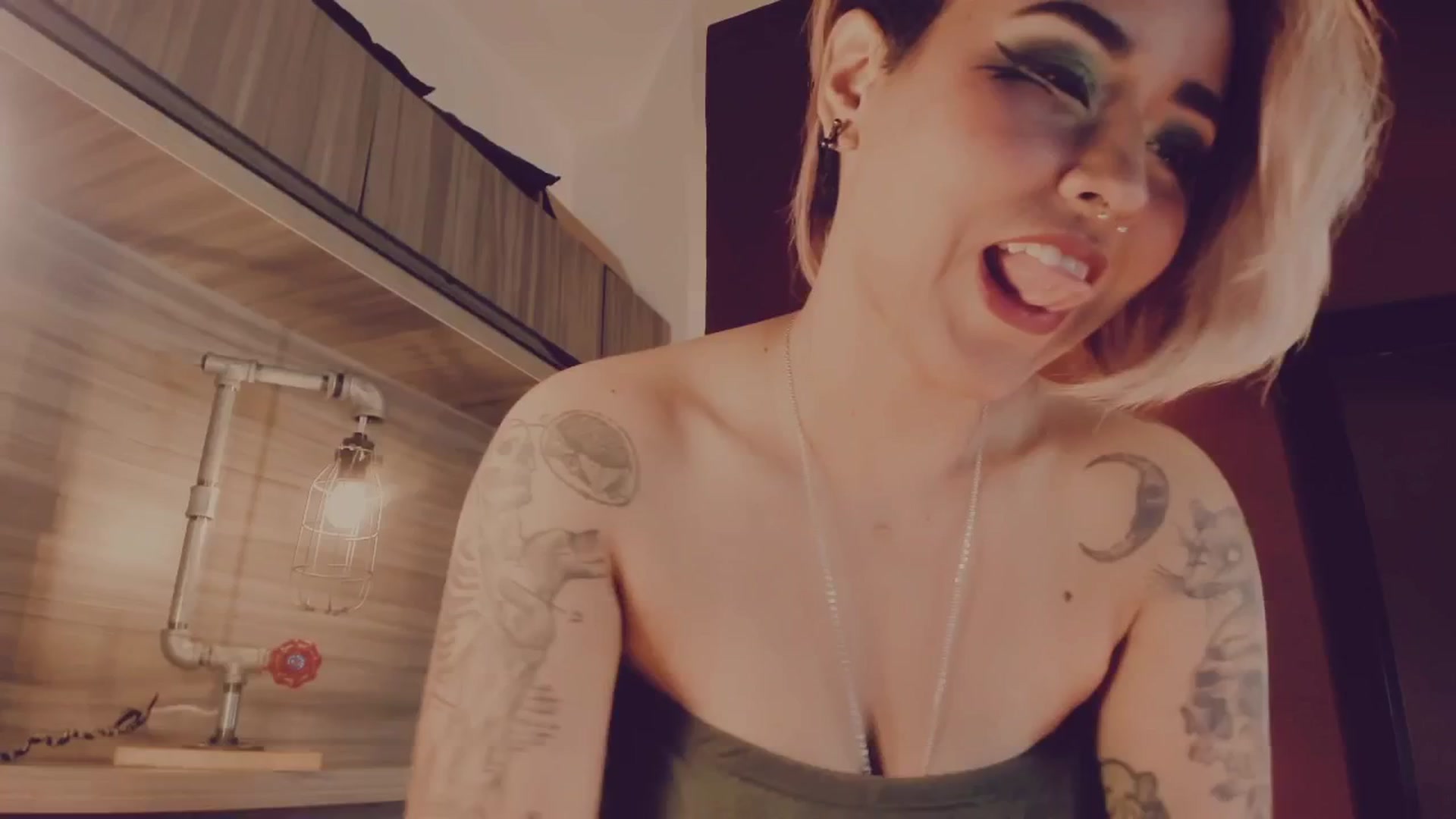 Gallery image thumbnail from AbraxxysRadio's myfreecams stream on, 04/29/2025, 24:02 image 6 of 20