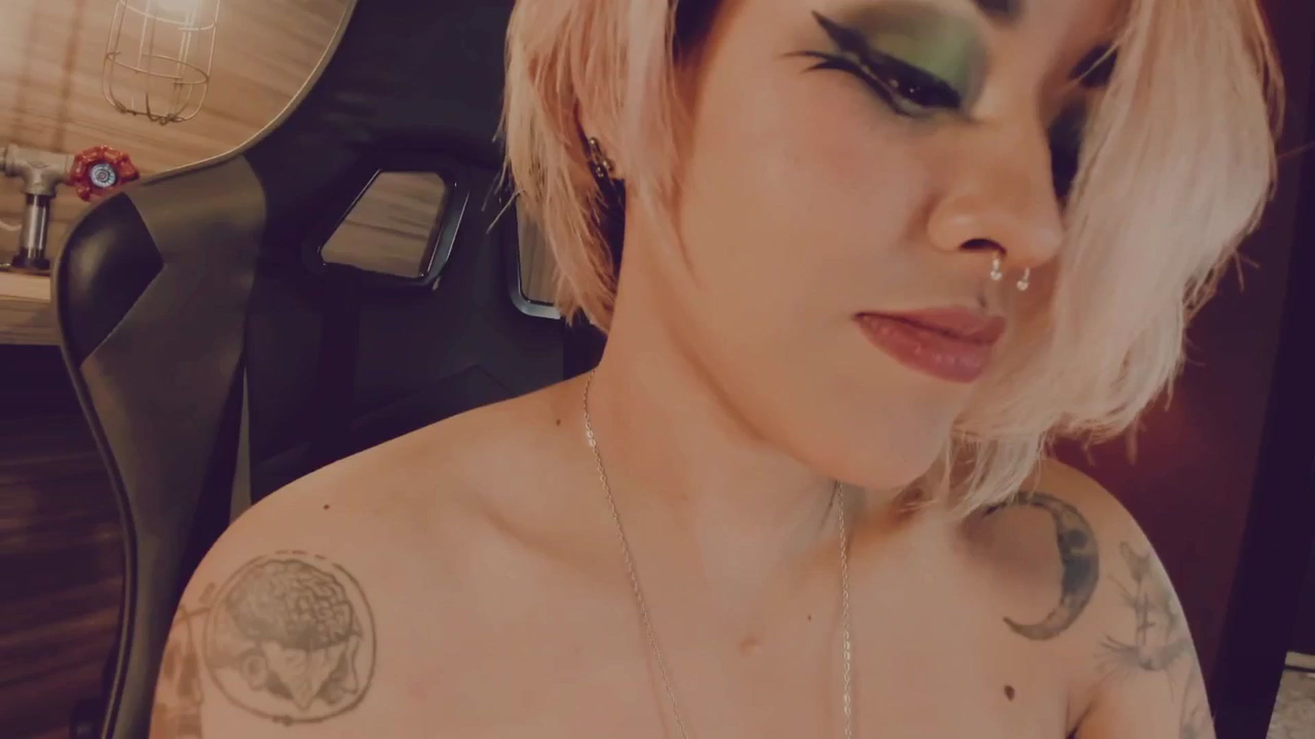 Gallery image thumbnail from AbraxxysRadio's myfreecams stream on, 04/29/2025, 24:02 image 14 of 20