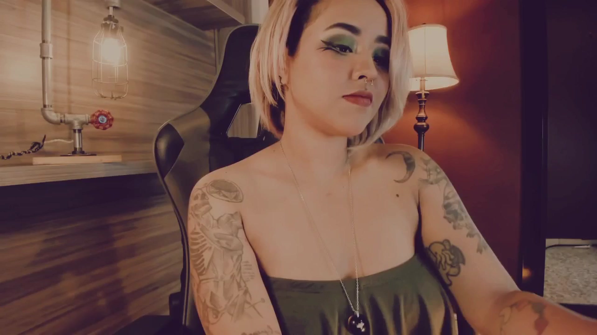 Gallery image thumbnail from AbraxxysRadio's myfreecams stream on, 04/29/2025, 24:02 image 1 of 20