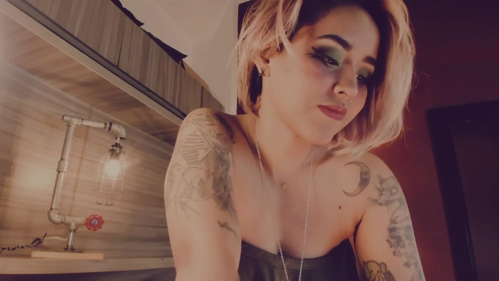 Gallery image thumbnail from AbraxxysRadio's myfreecams stream on, 04/29/2025, 24:02 image 8 of 20