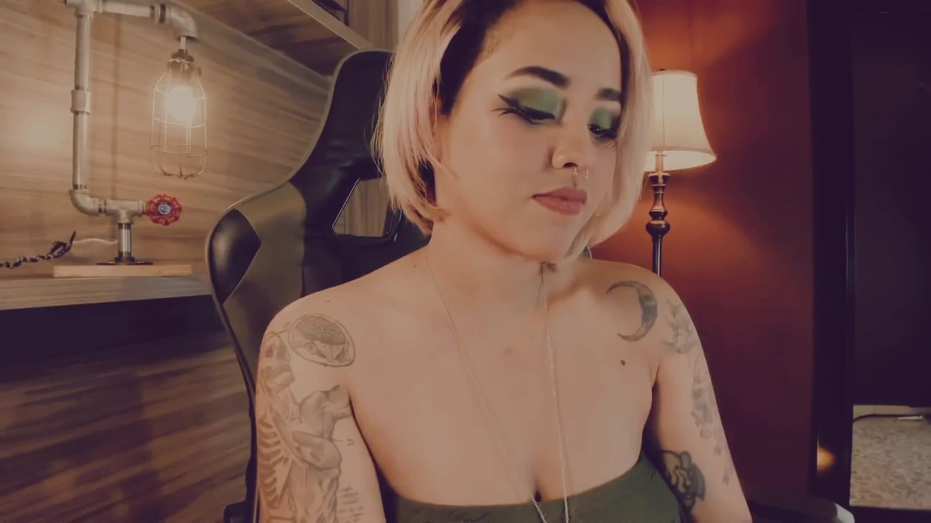 Gallery image thumbnail from AbraxxysRadio's myfreecams stream on, 04/29/2025, 01:05 image 3 of 20