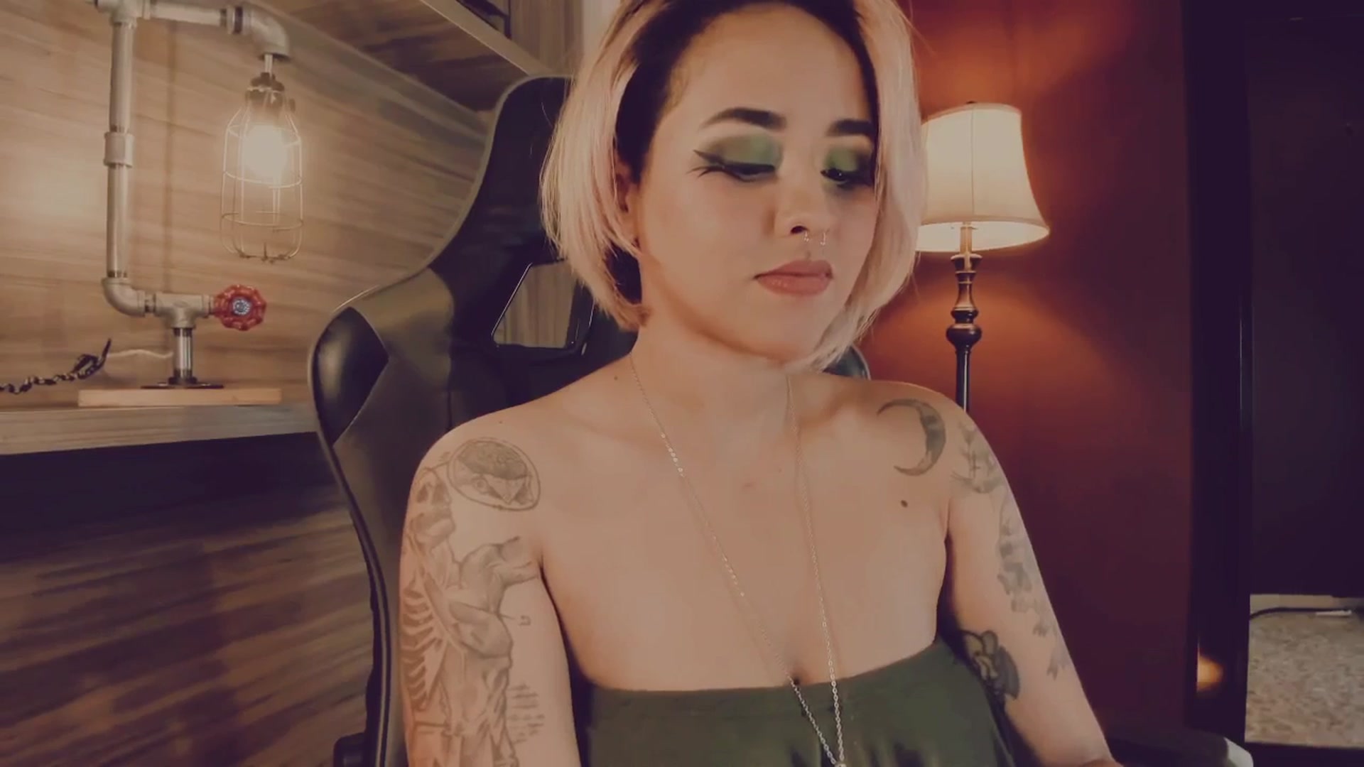 Gallery image thumbnail from AbraxxysRadio's myfreecams stream on, 04/29/2025, 01:05 image 5 of 20