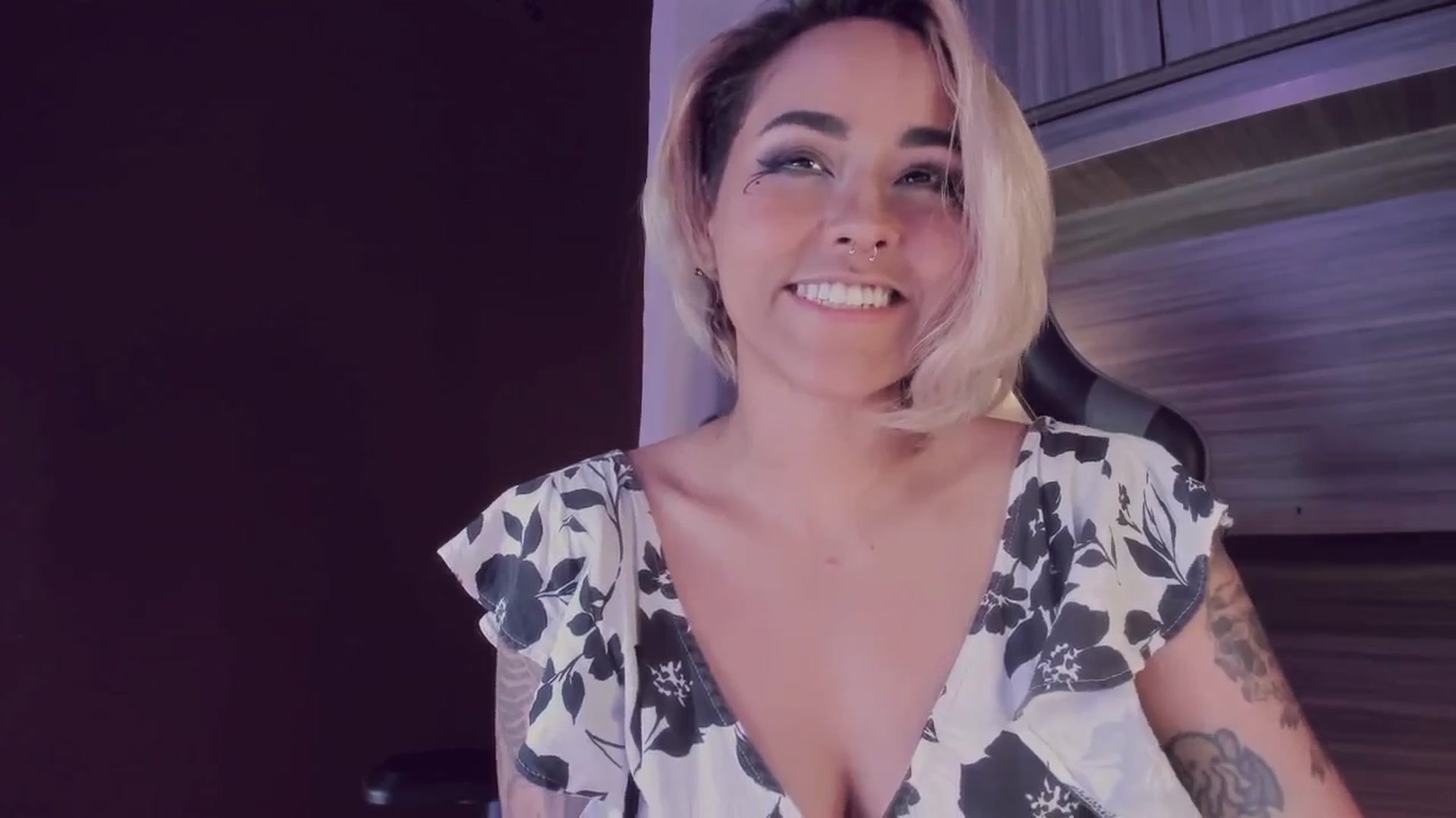 Gallery image thumbnail from AbraxxysRadio's myfreecams stream on, 05/01/2025, 02:01 image 17 of 20