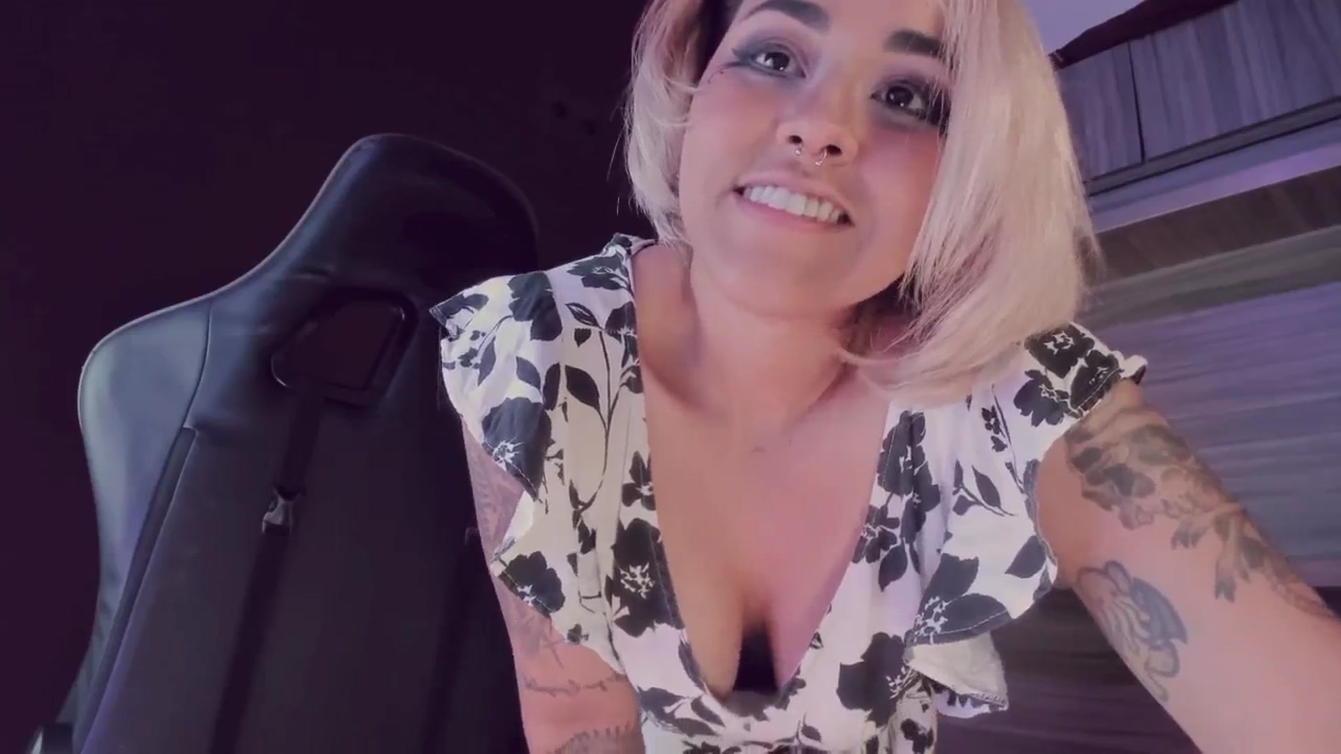 Gallery image thumbnail from AbraxxysRadio's myfreecams stream on, 05/01/2025, 02:01 image 18 of 20